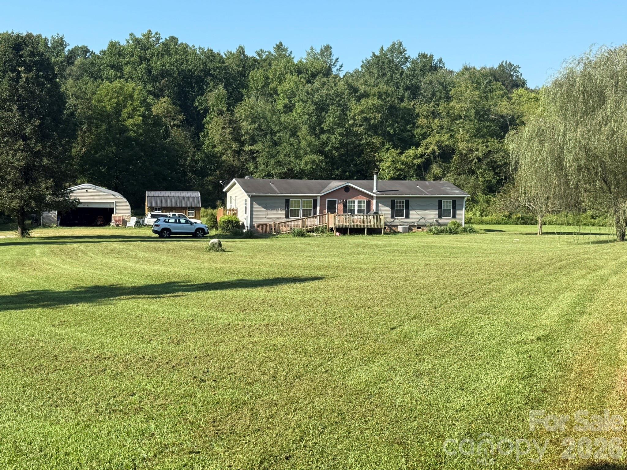 907 Epley Drive Property Photo 1