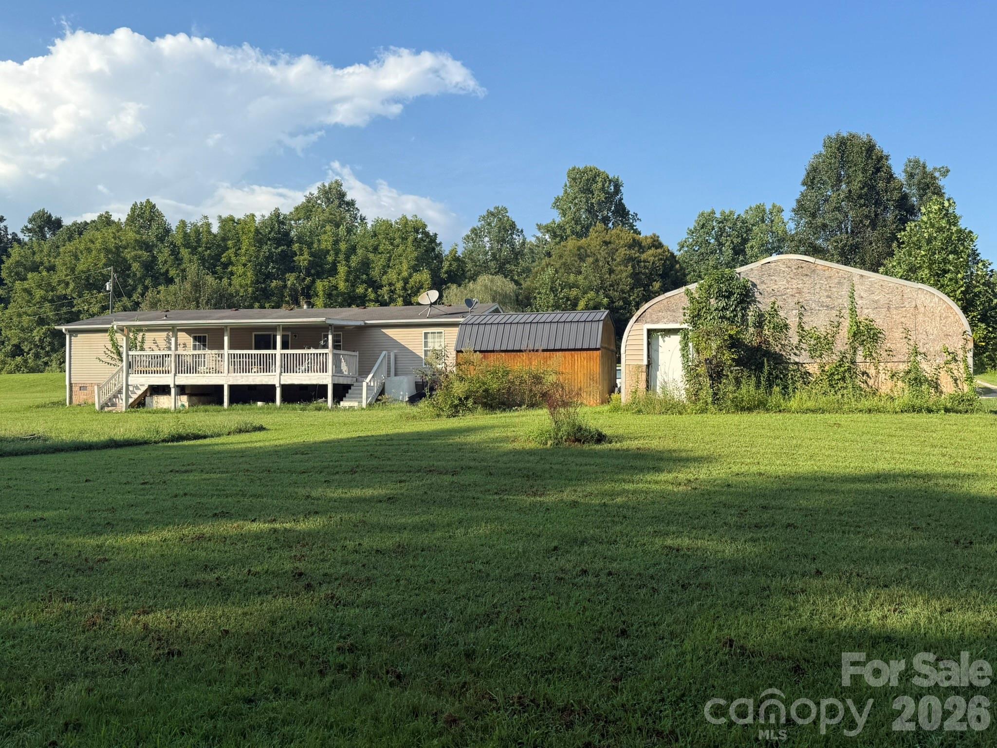 907 Epley Drive Property Photo 2