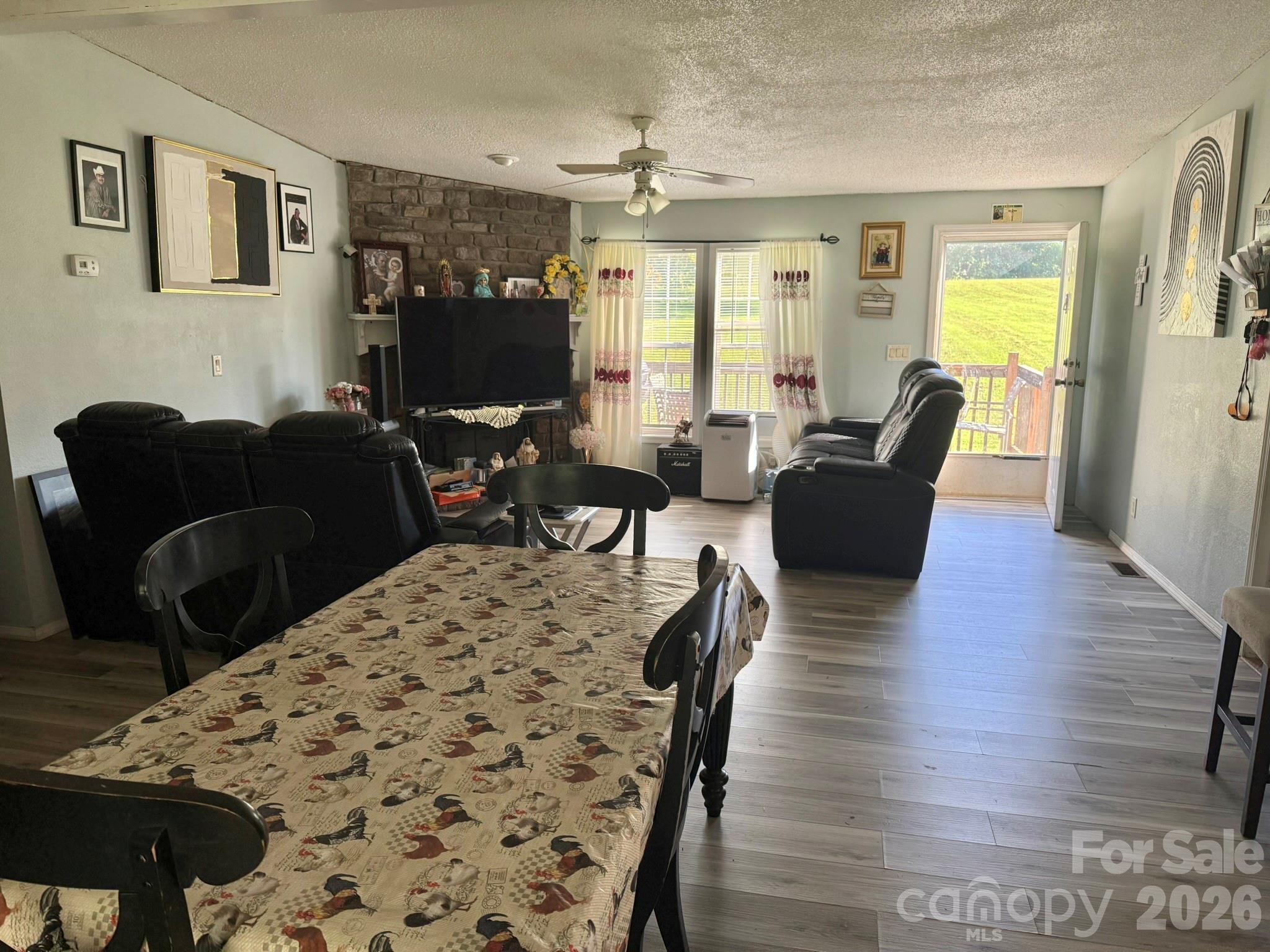 907 Epley Drive Property Photo 14