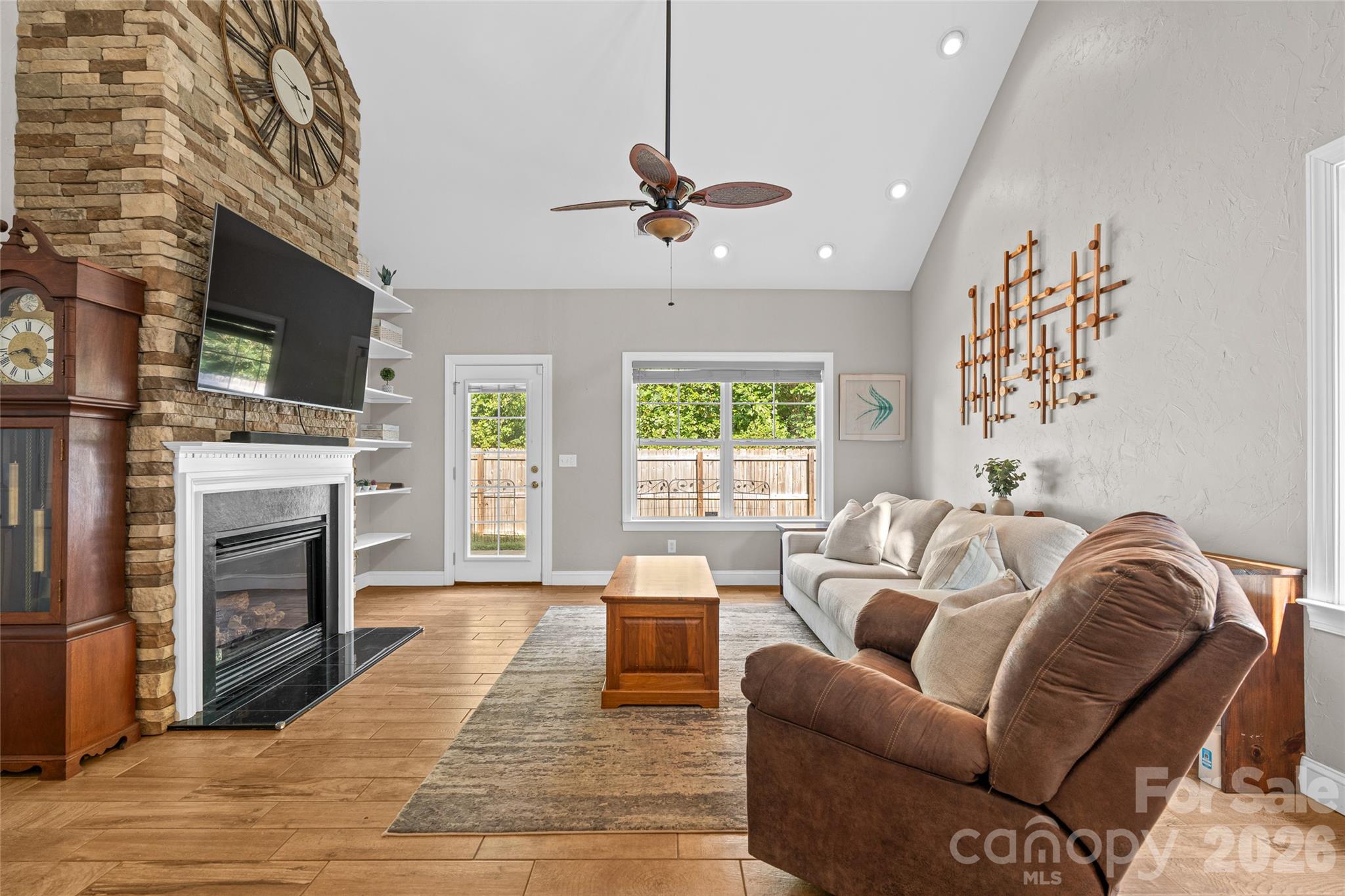 16 Holmes Lane Property Photo 9