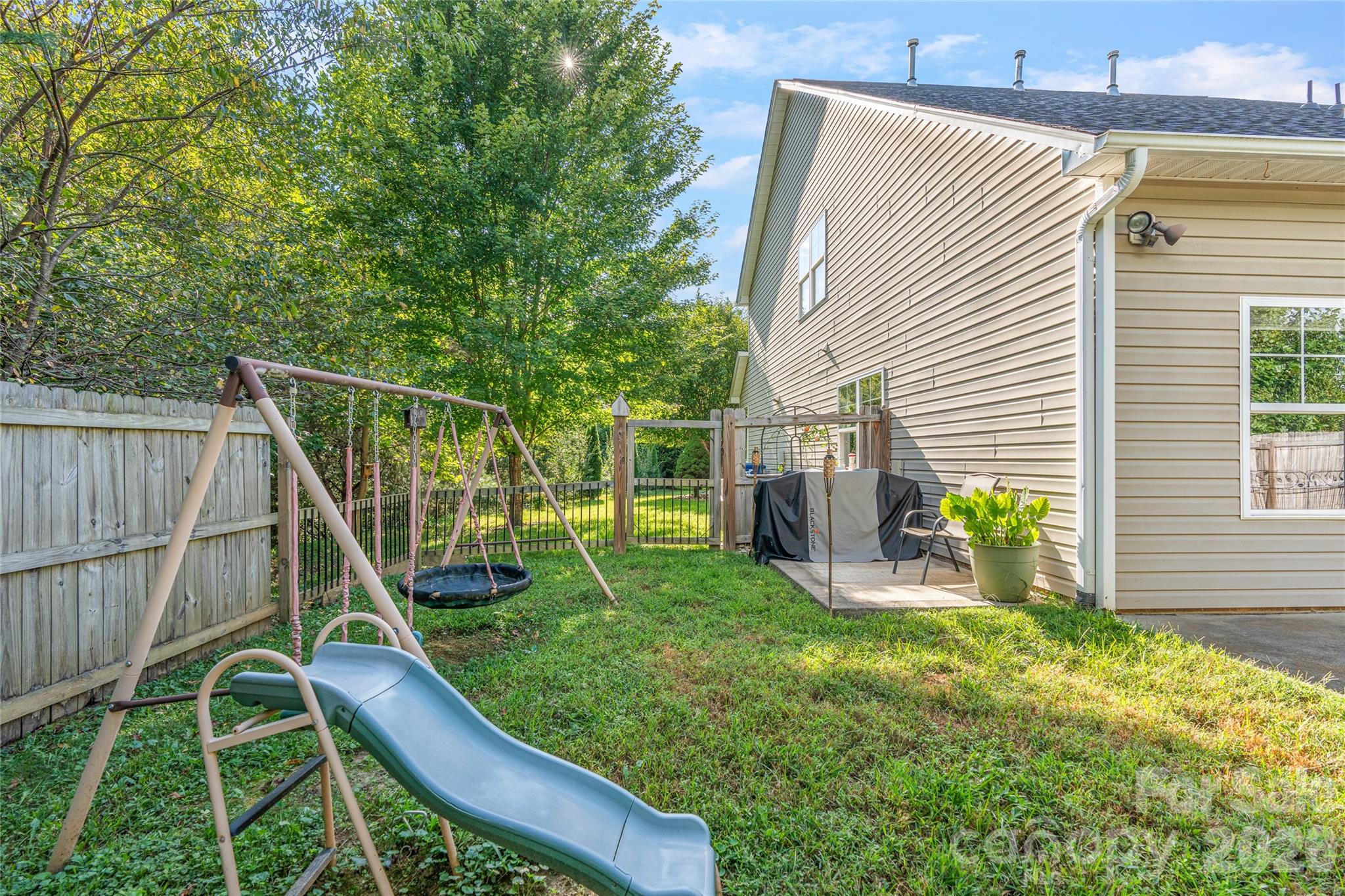 16 Holmes Lane Property Photo 34