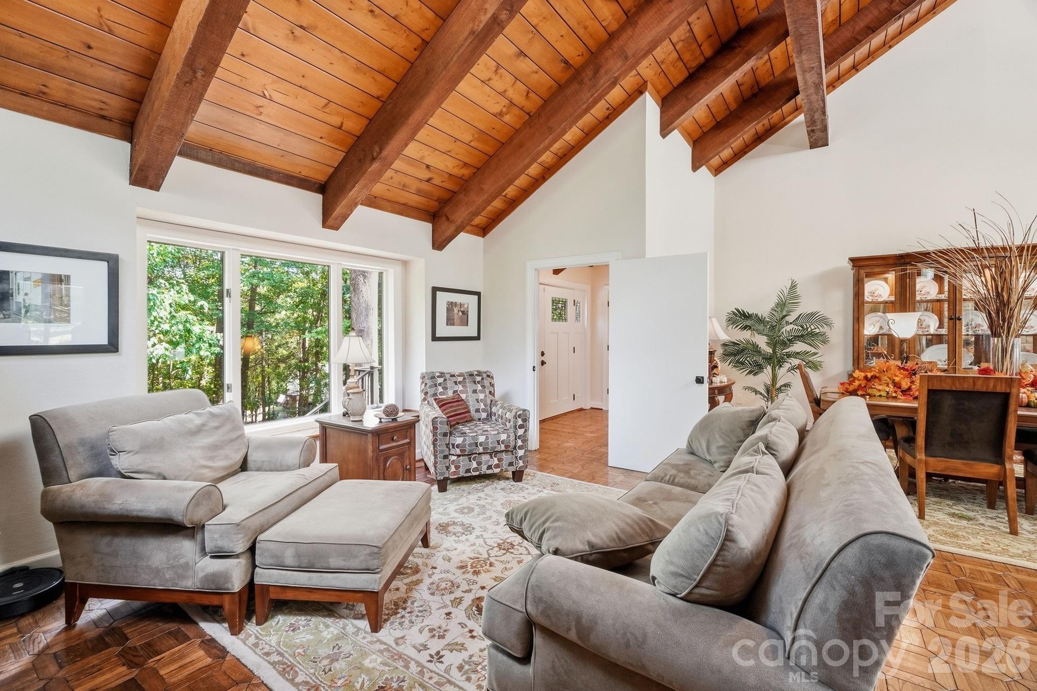 211 Lamplighter Lane Property Photo 7