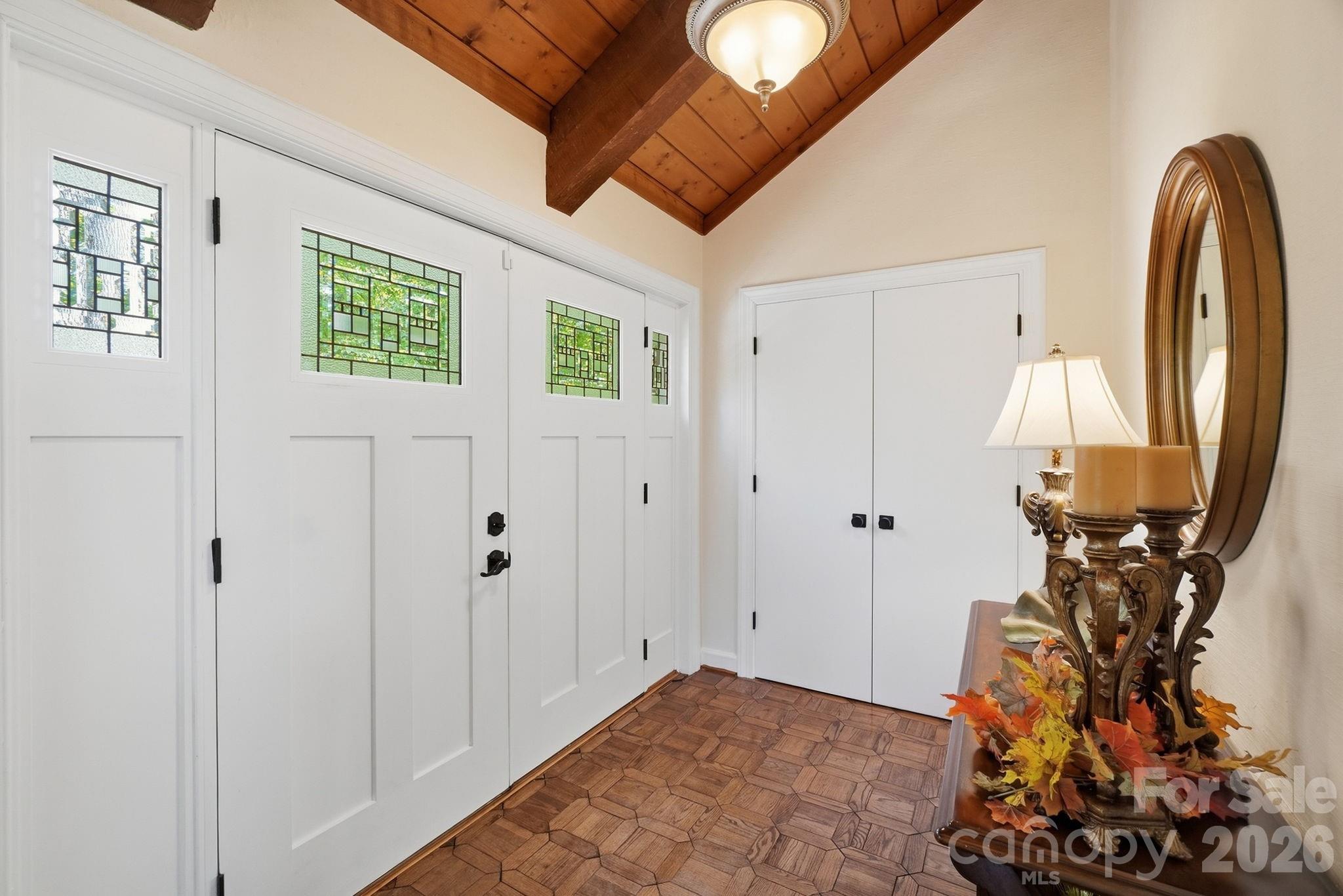 211 Lamplighter Lane Property Photo 12