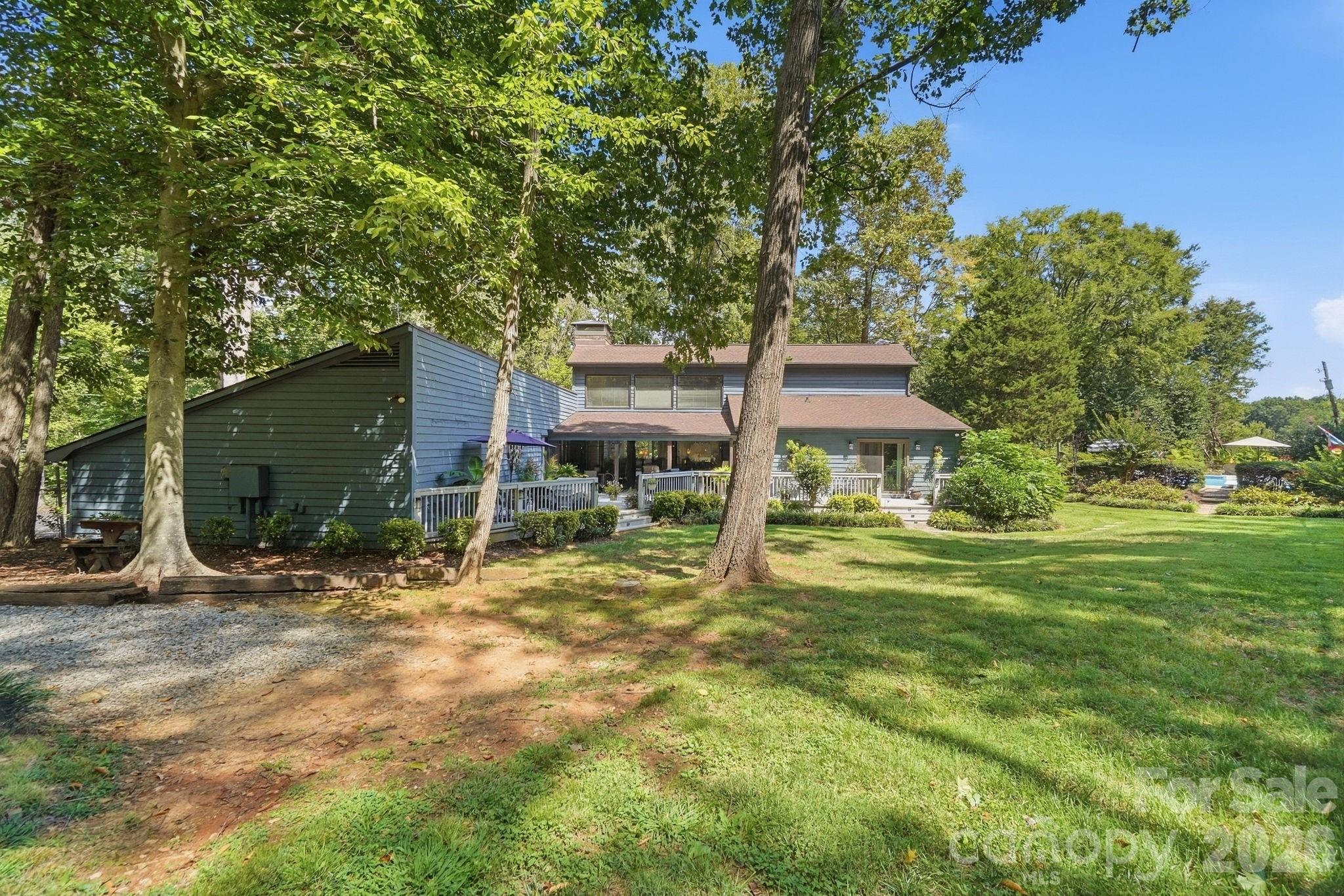 211 Lamplighter Lane Property Photo 31