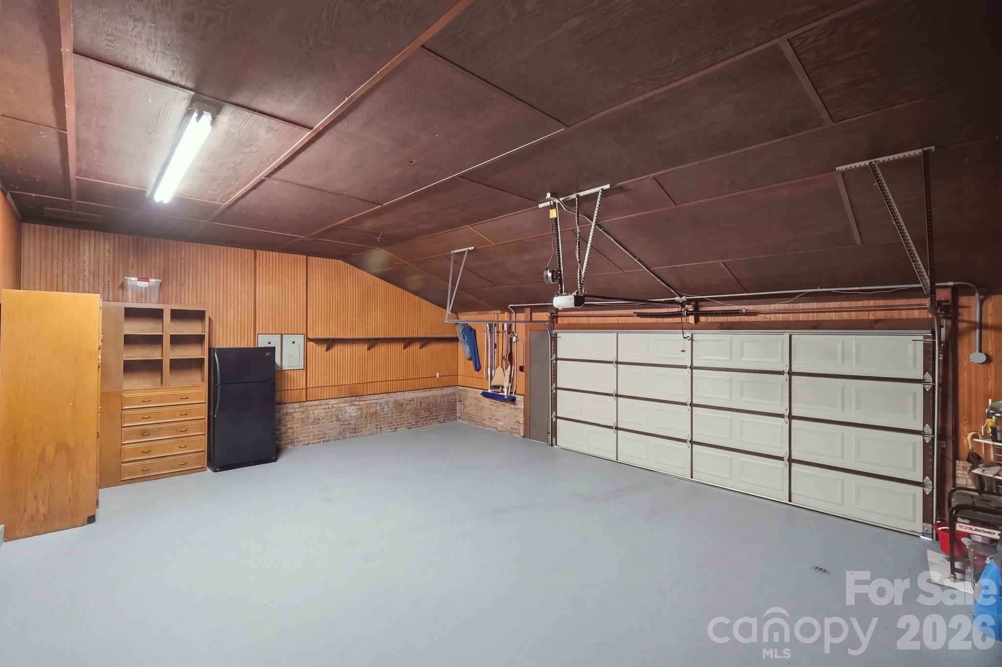 211 Lamplighter Lane Property Photo 36