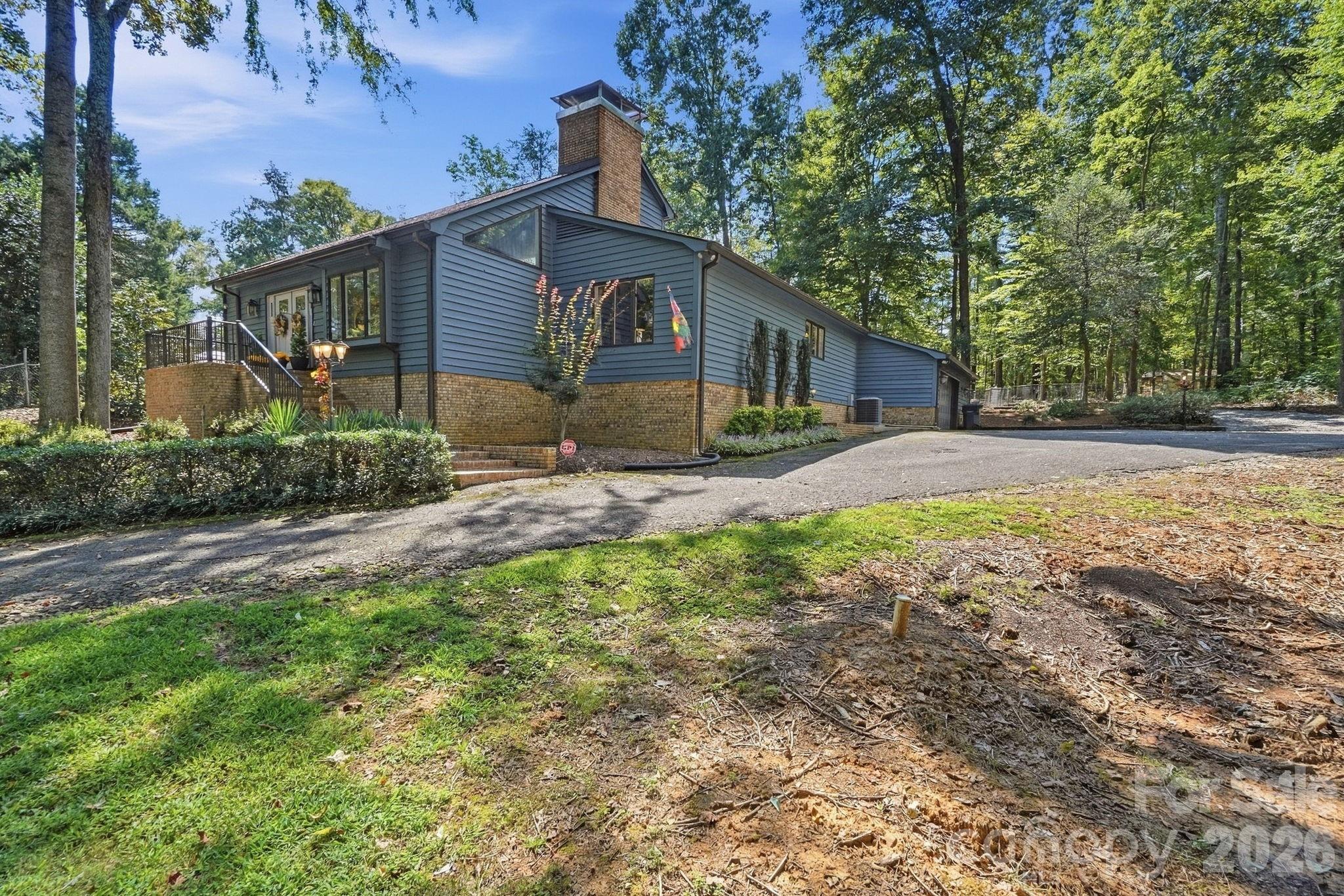 211 Lamplighter Lane Property Photo 39