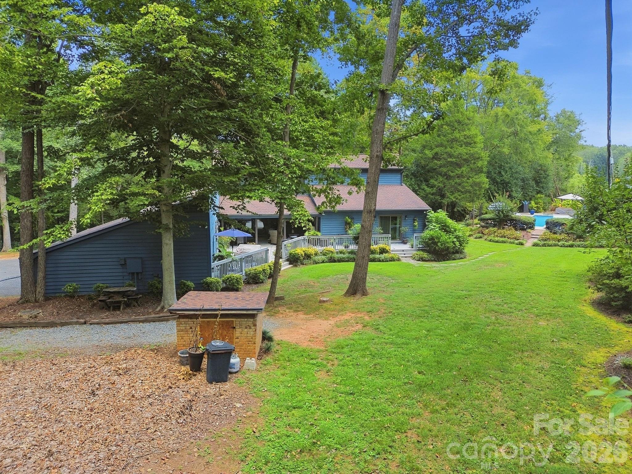 211 Lamplighter Lane Property Photo 40