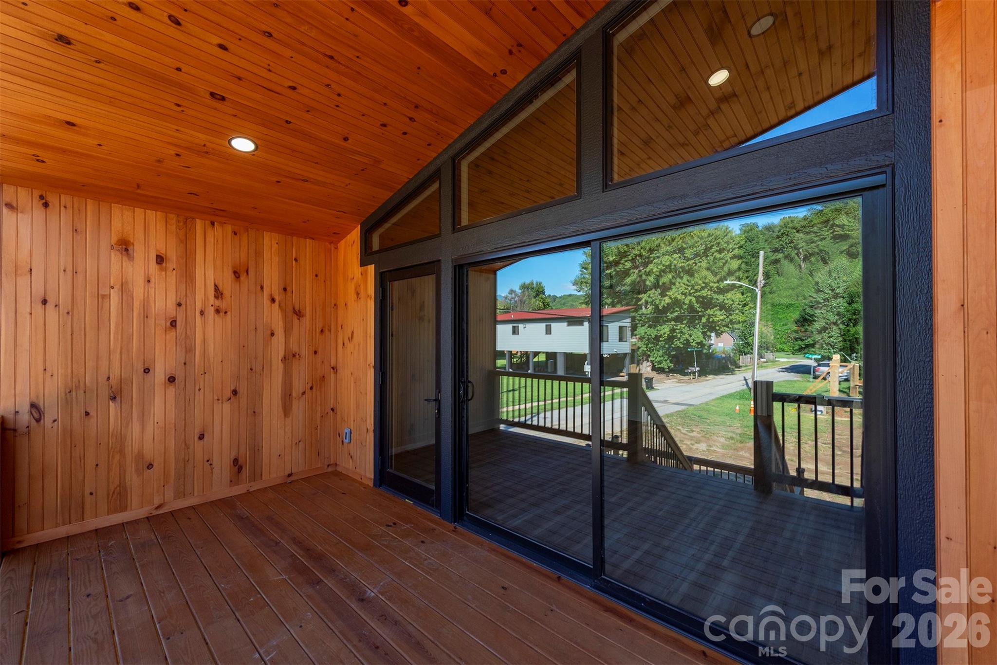 73 W Mitchell Street Property Photo 4