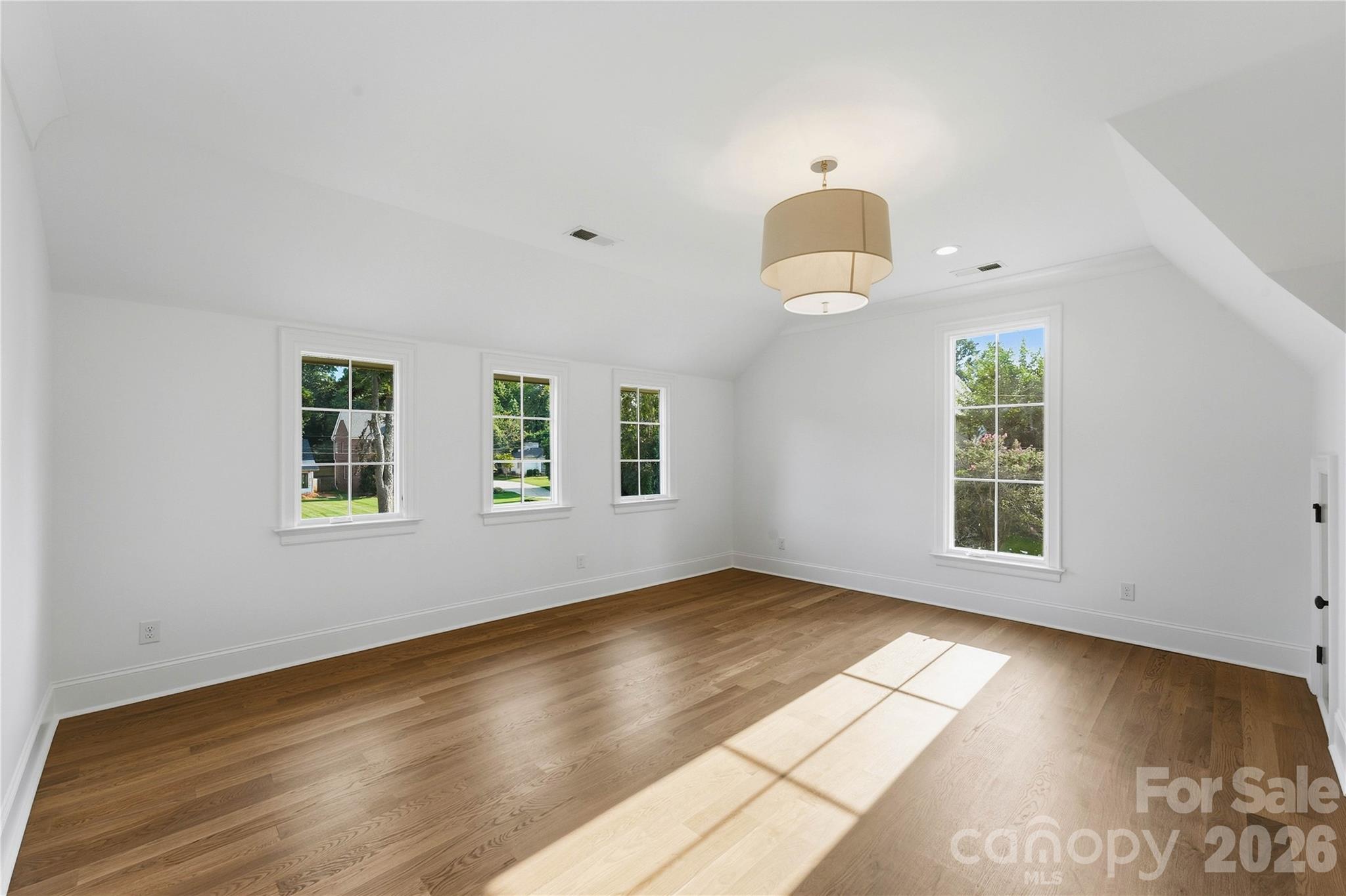 617 Shelton Street Property Photo 26
