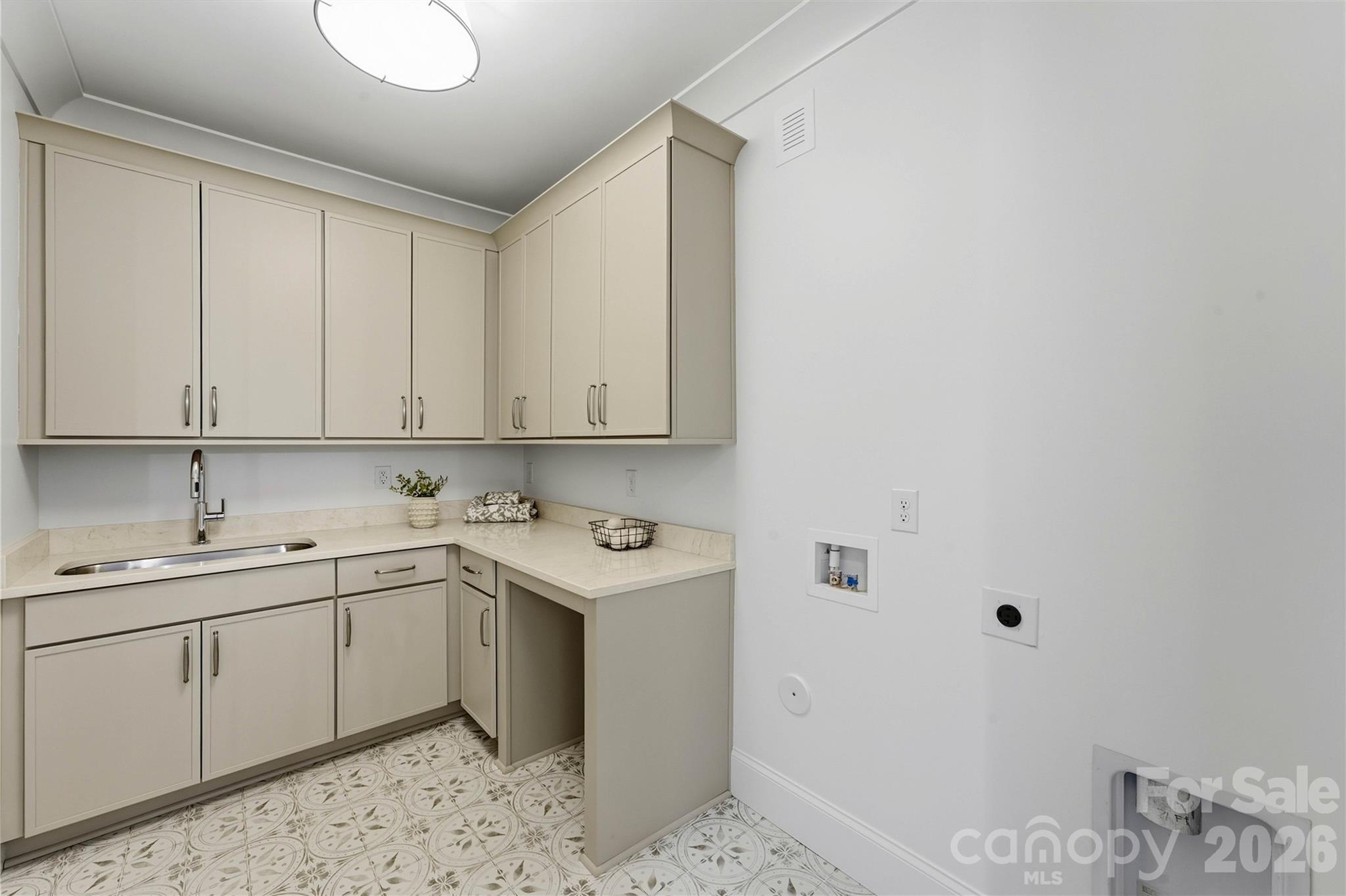 617 Shelton Street Property Photo 29