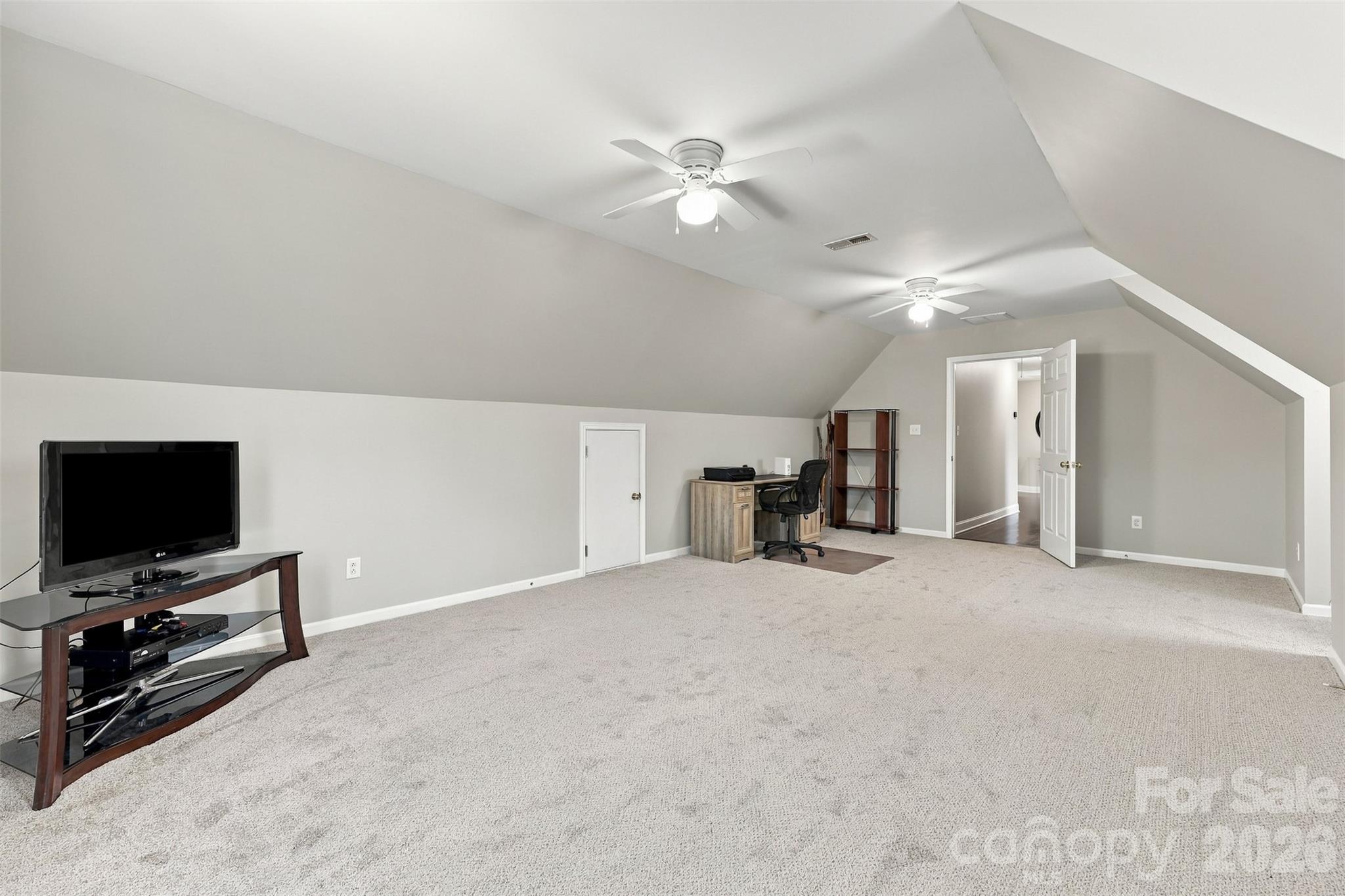 104 Felix Lane Property Photo 33
