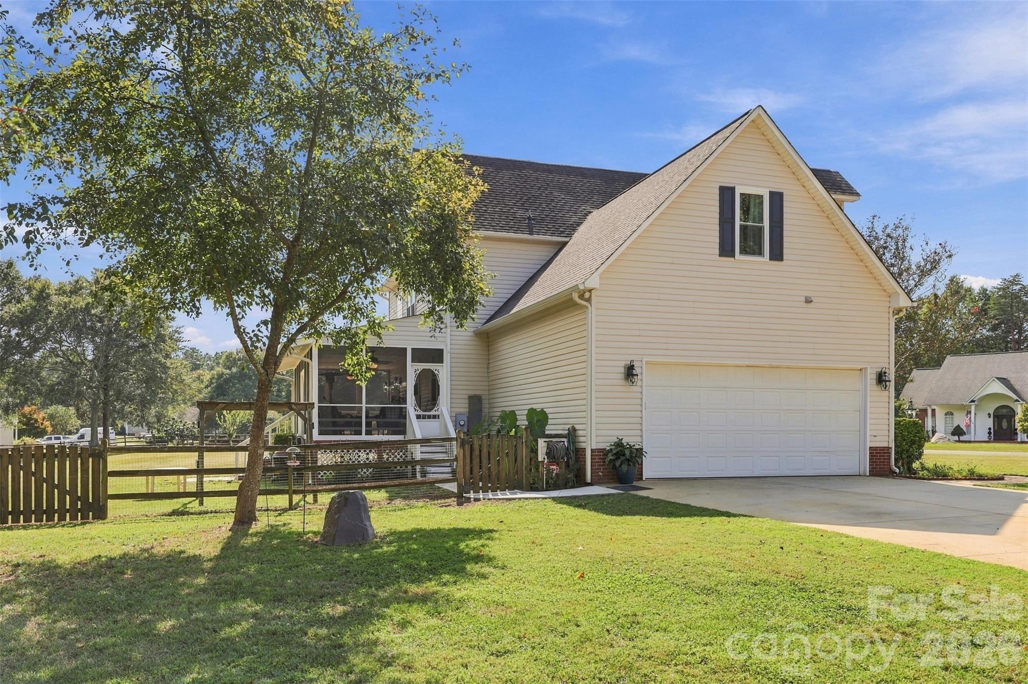 104 Felix Lane Property Photo 42