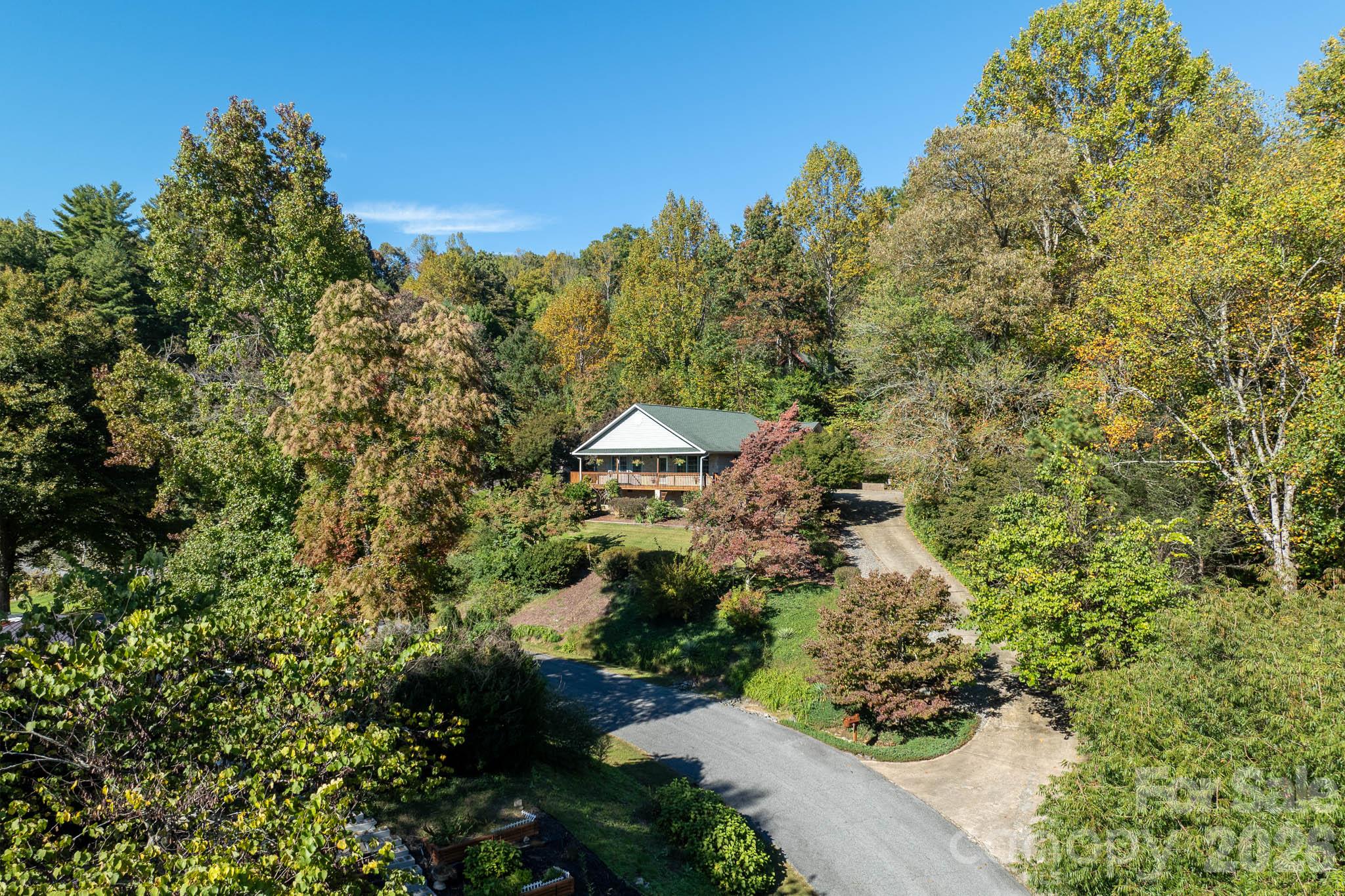 2008 Deep Woods Drive Property Photo 8