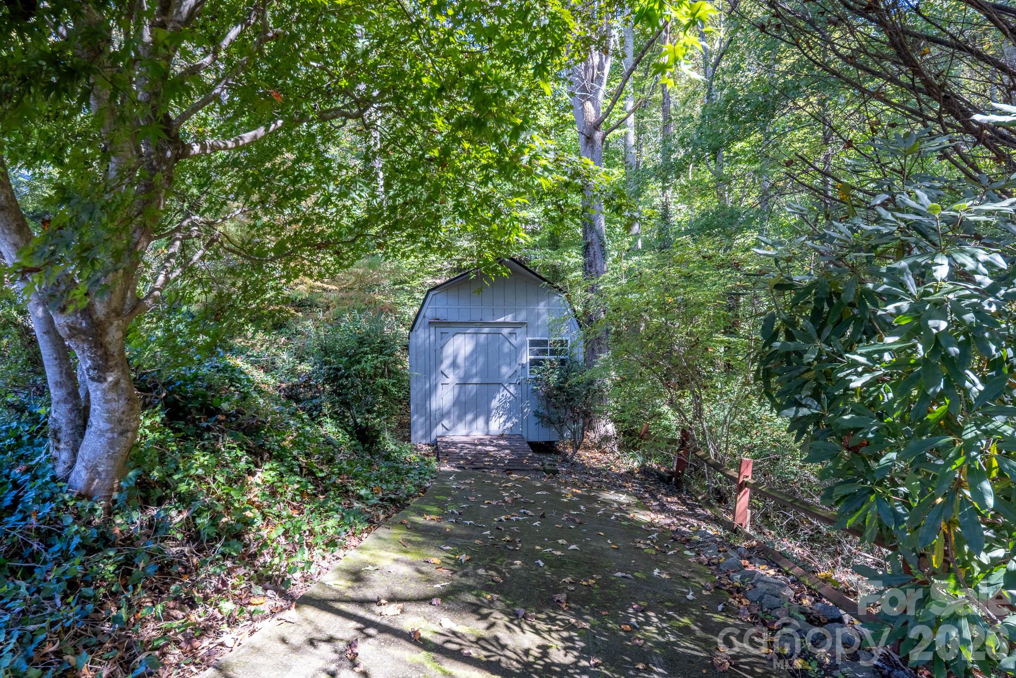 2008 Deep Woods Drive Property Photo 9