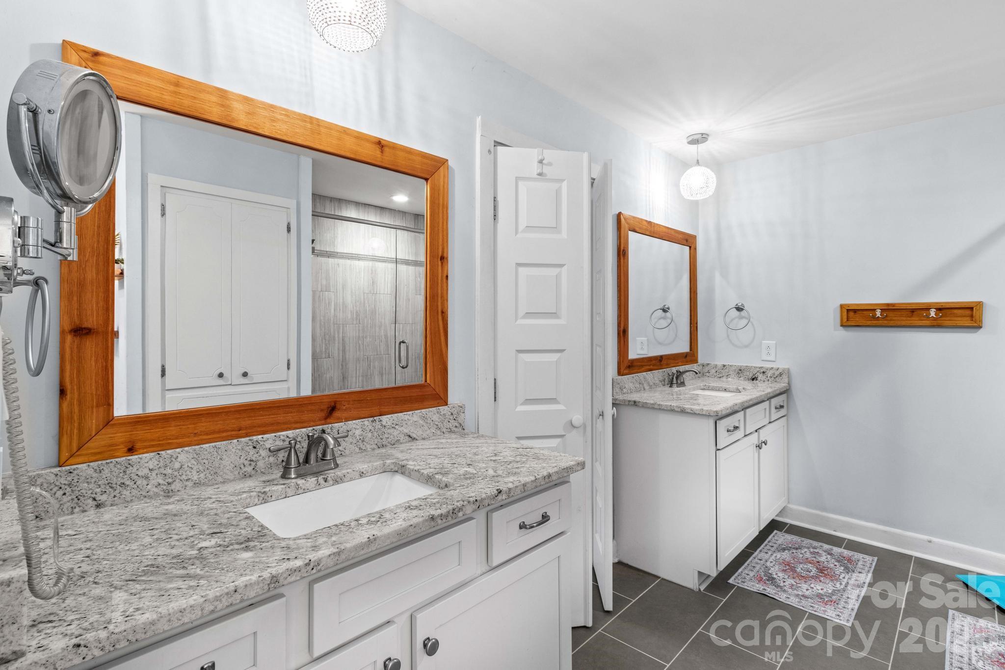 2361 Kennedy Road Property Photo 12