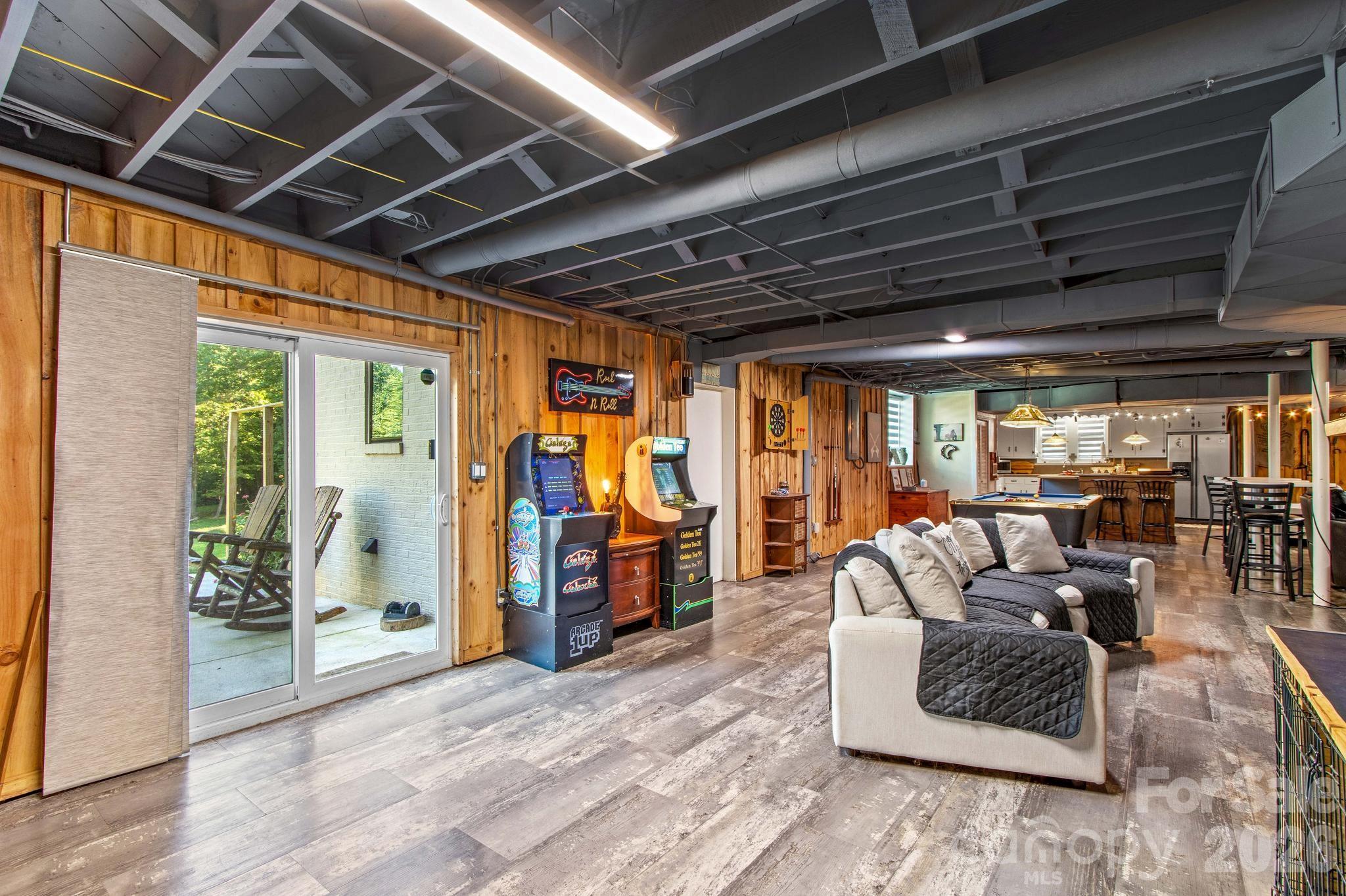 2361 Kennedy Road Property Photo 19