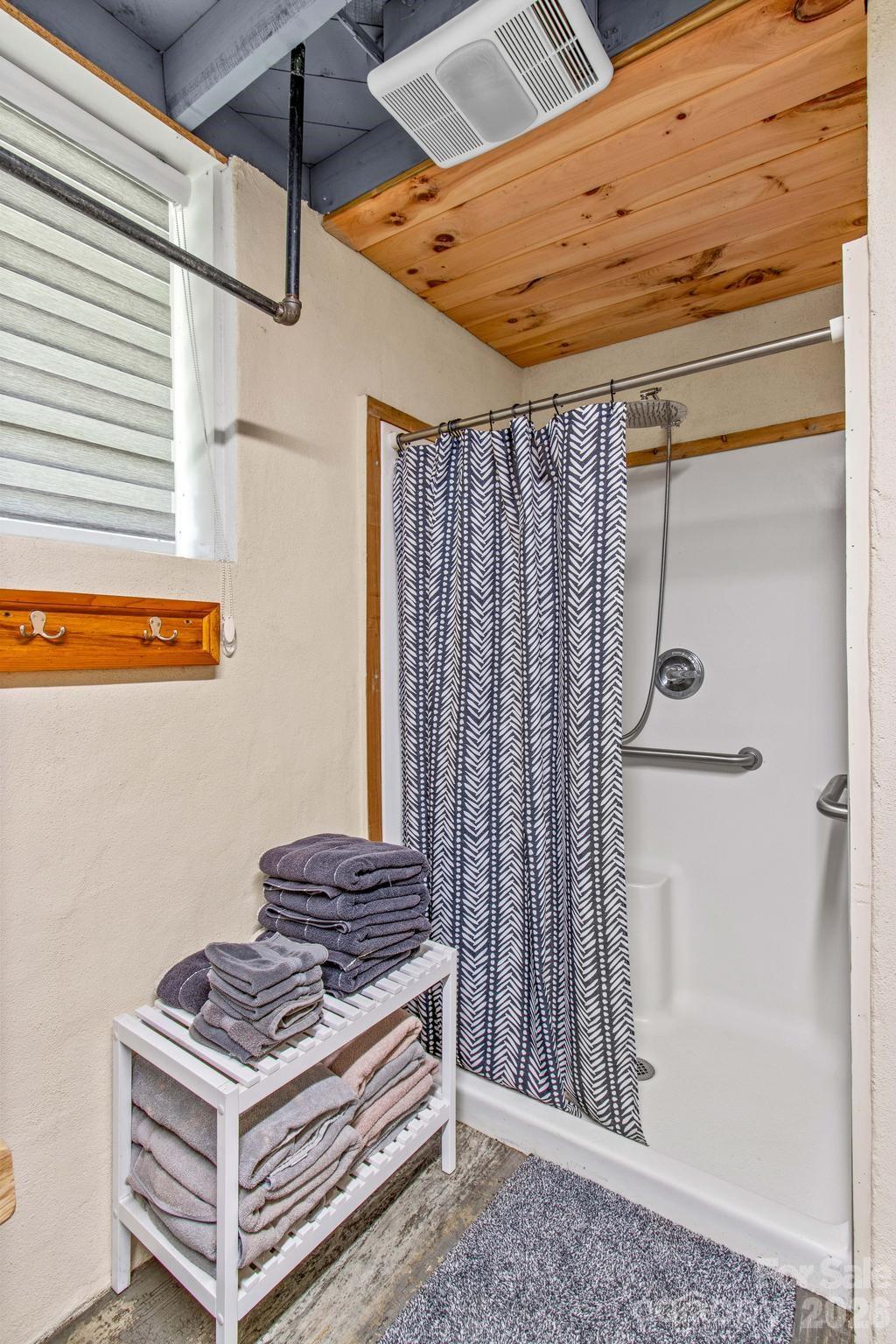 2361 Kennedy Road Property Photo 25