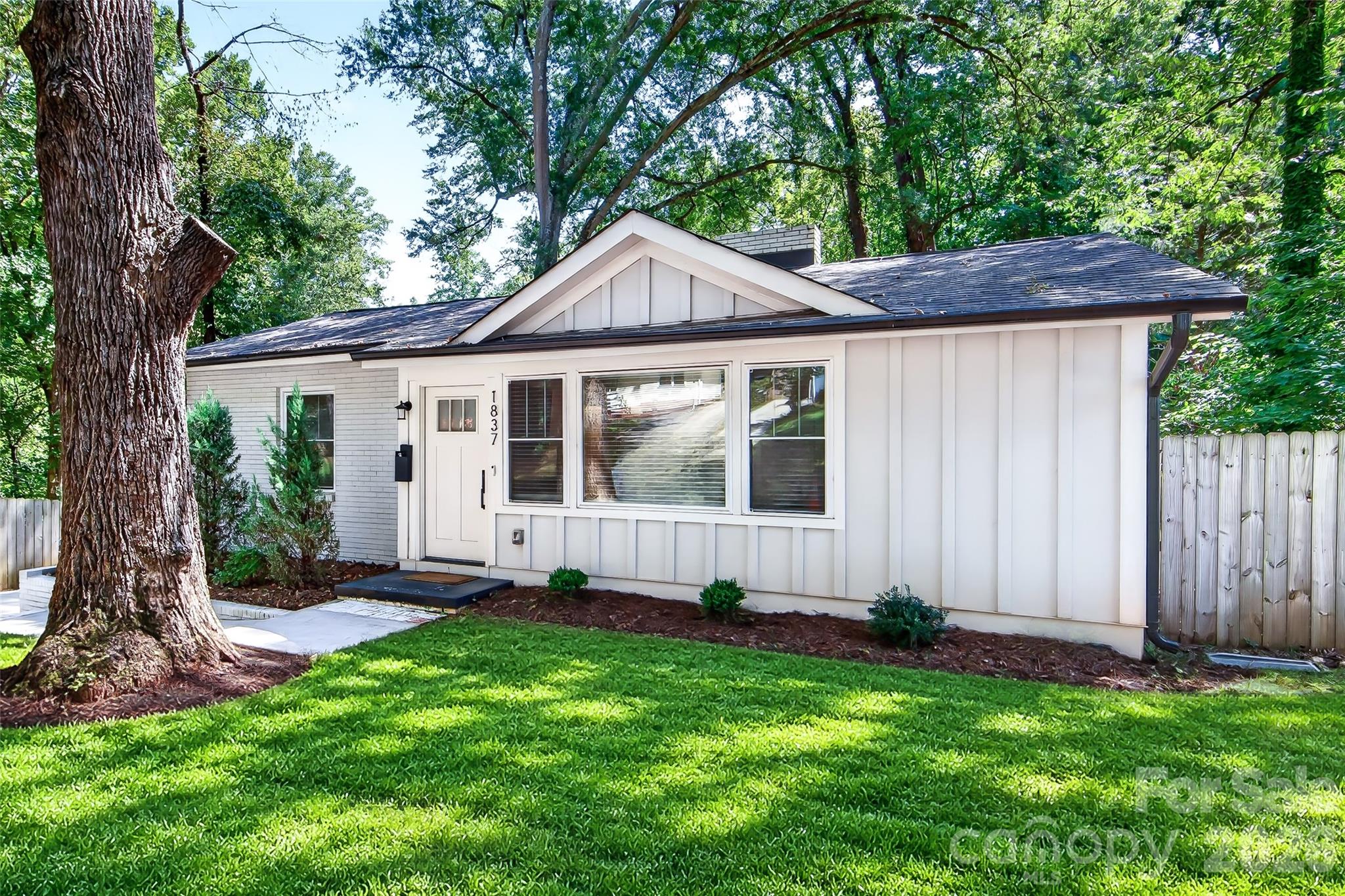 1837 Camp Greene Street Property Photo 1