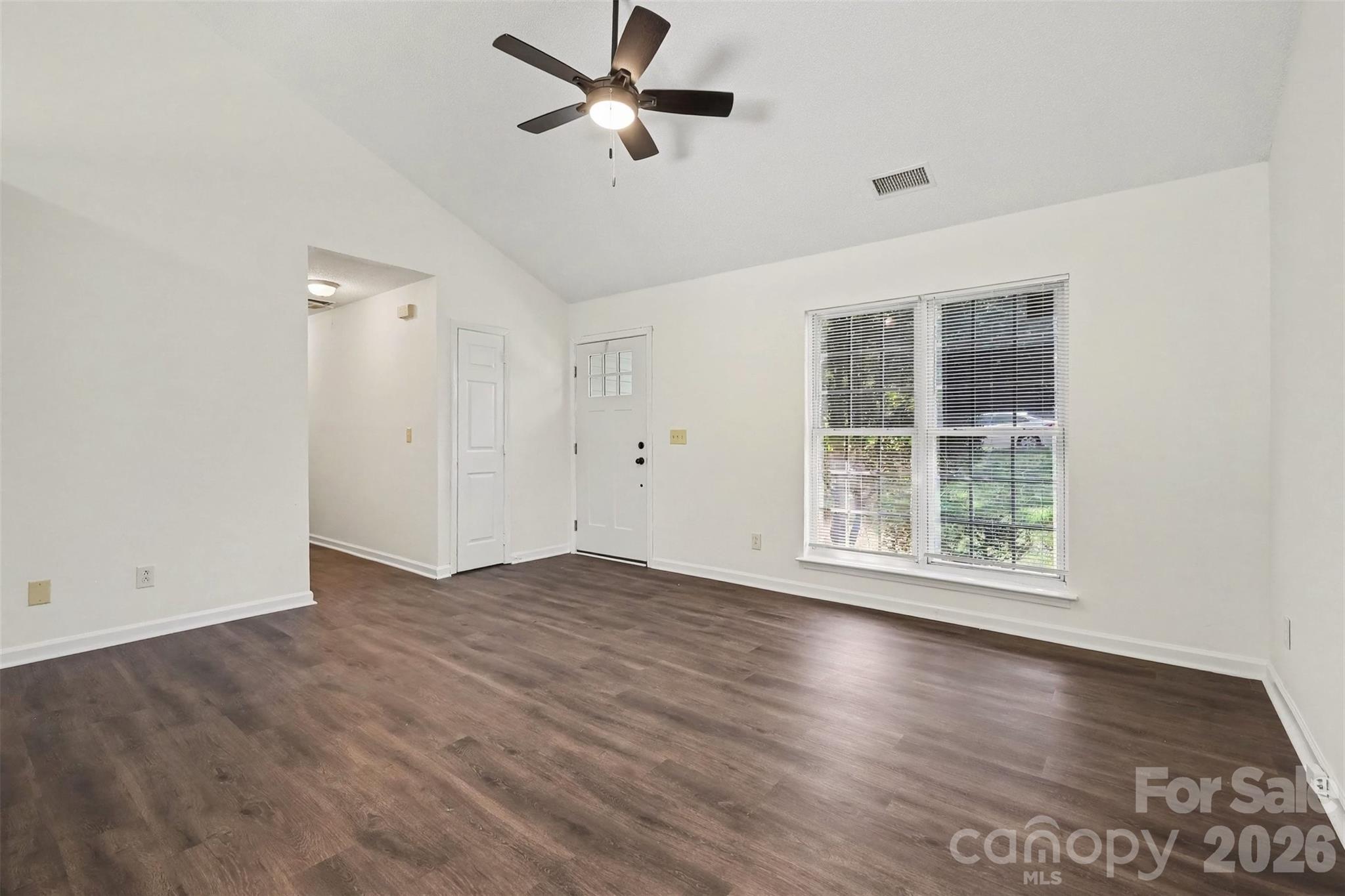 5718 Kirkdale Court Property Photo 3