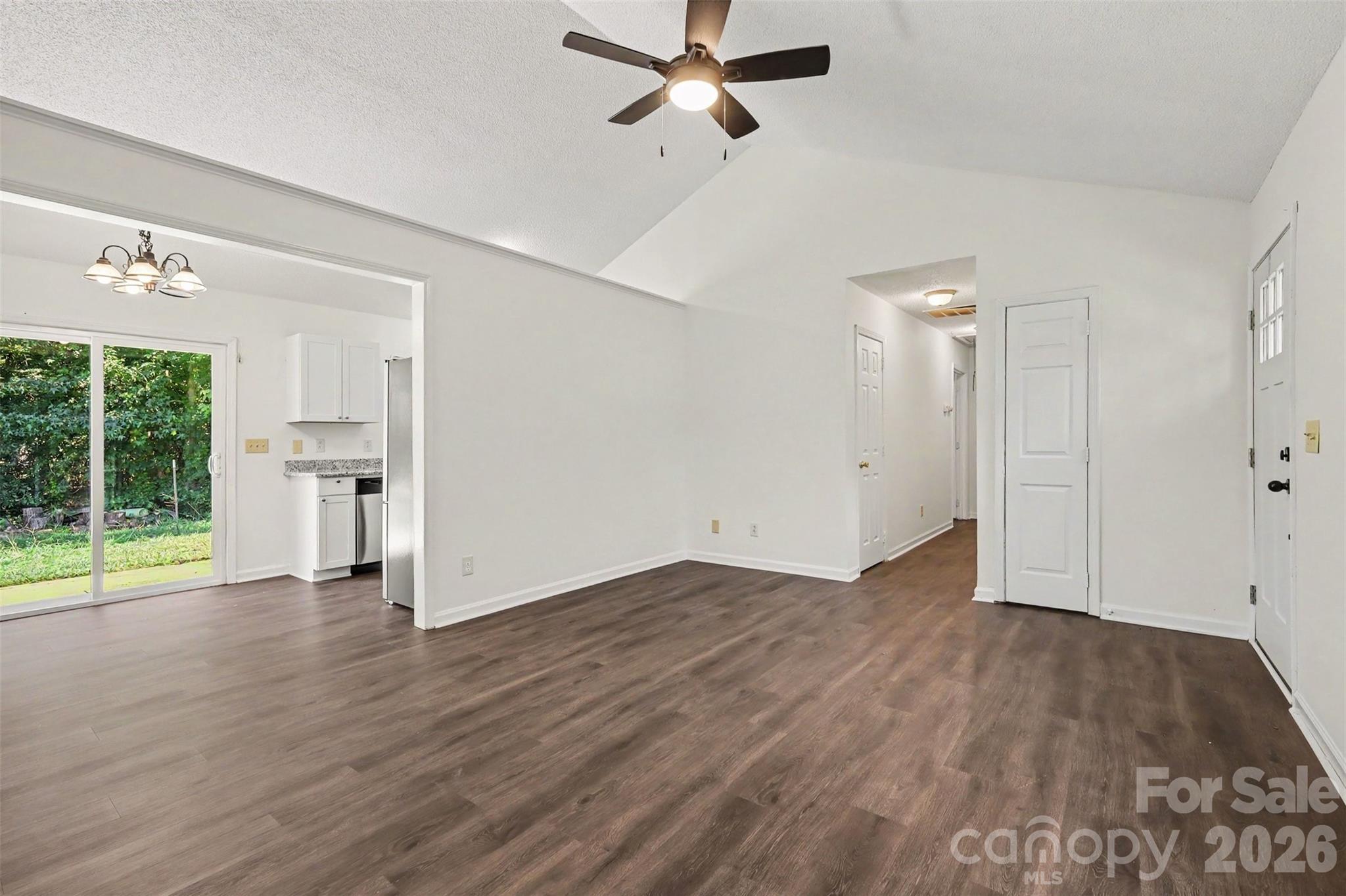 5718 Kirkdale Court Property Photo 7