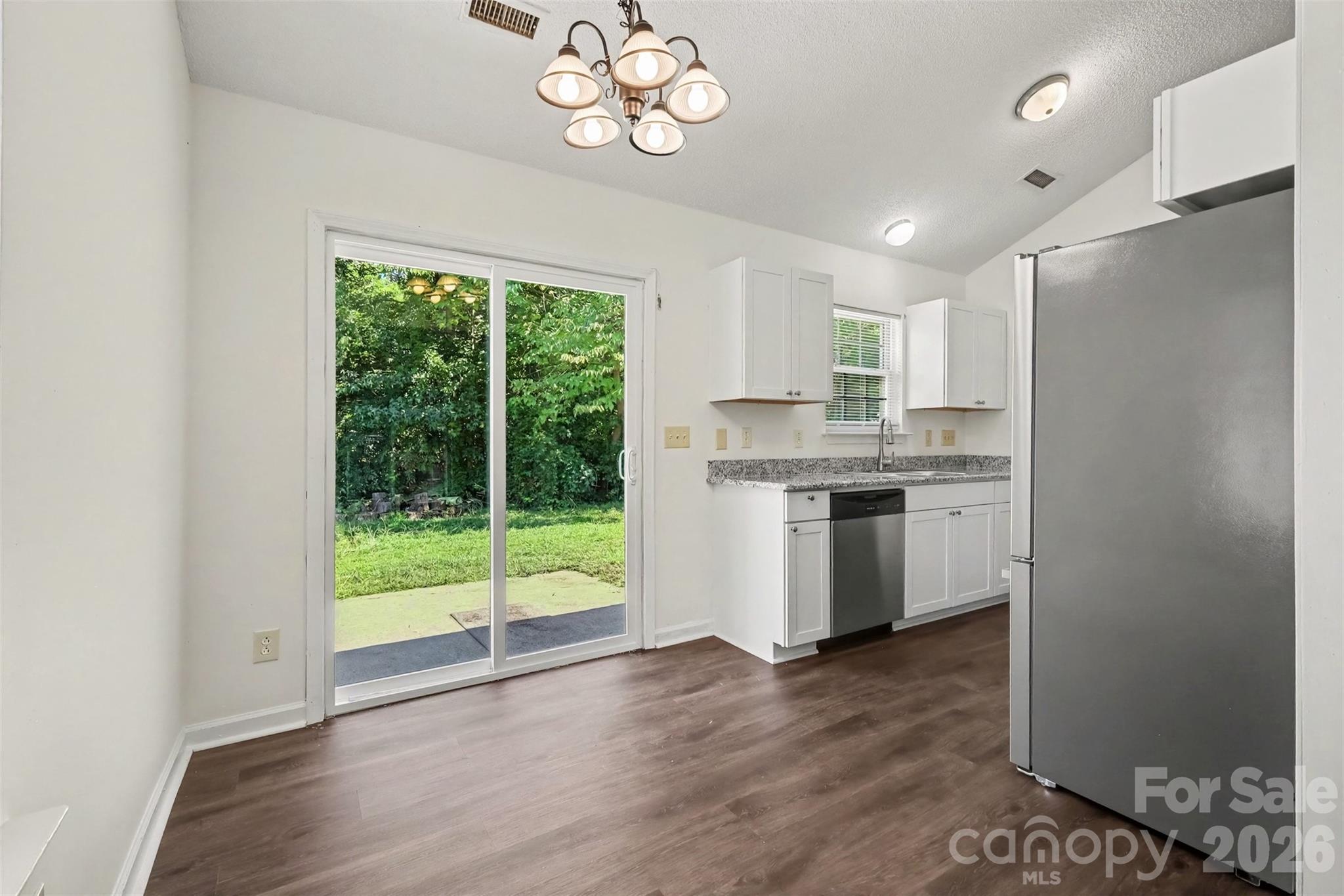 5718 Kirkdale Court Property Photo 10