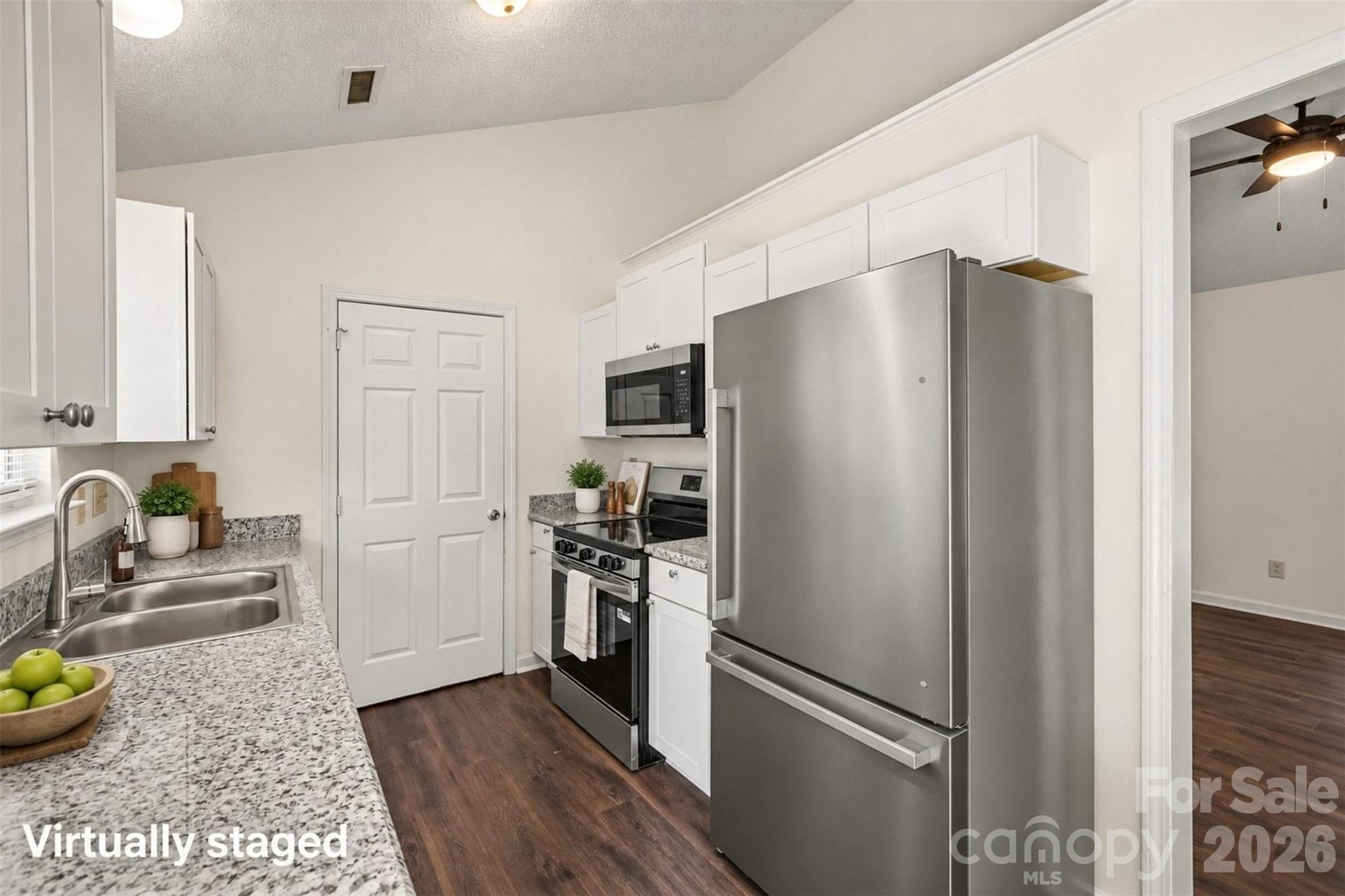5718 Kirkdale Court Property Photo 12