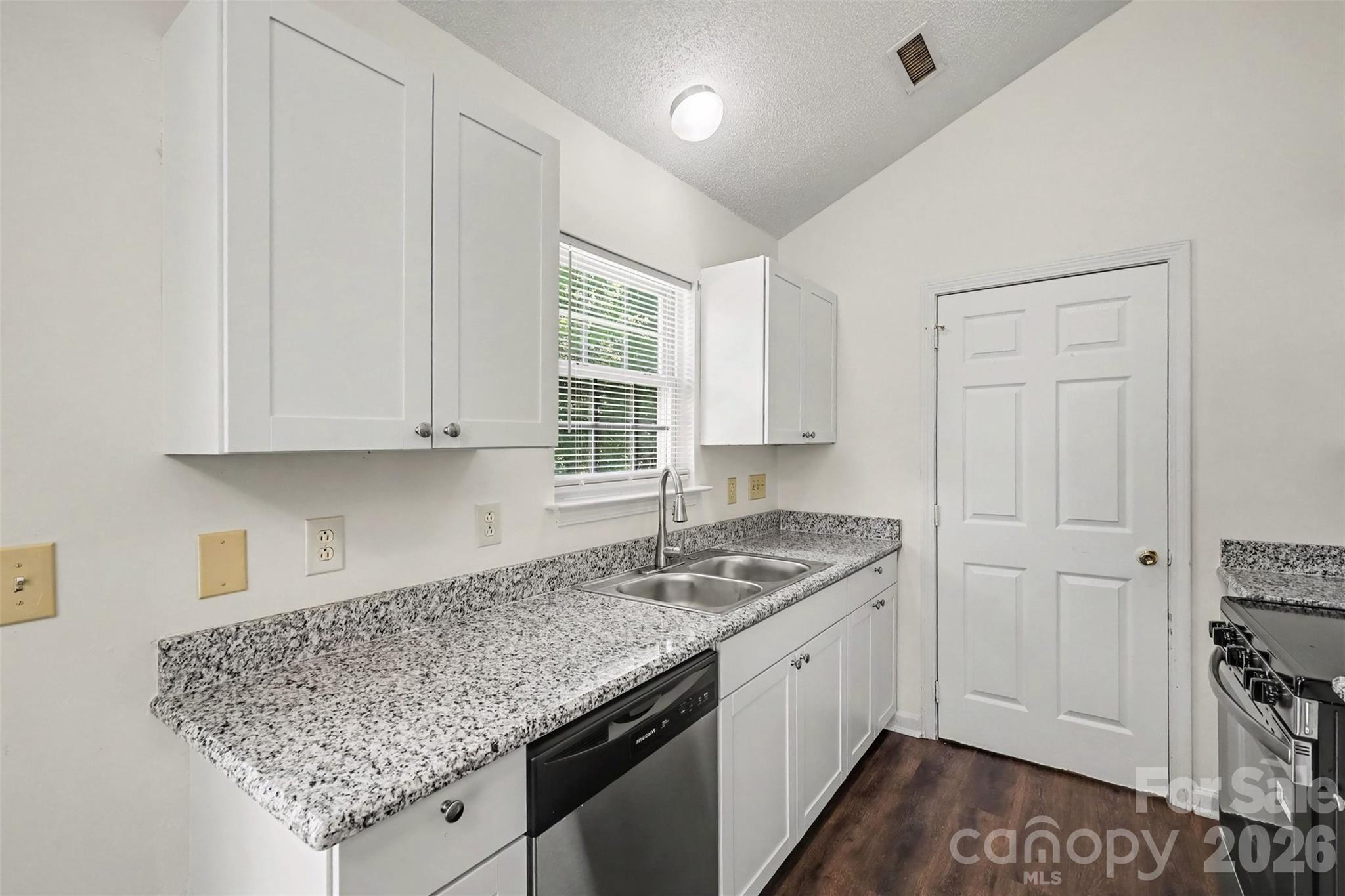 5718 Kirkdale Court Property Photo 14