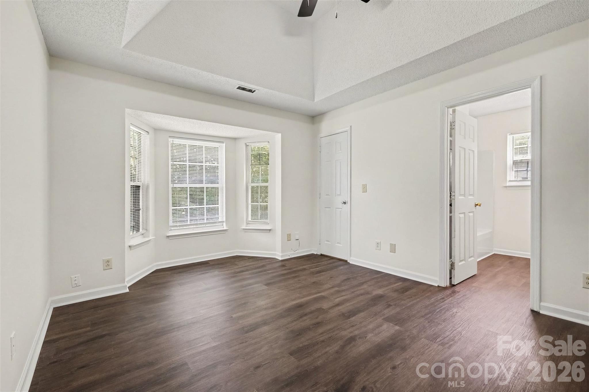 5718 Kirkdale Court Property Photo 16