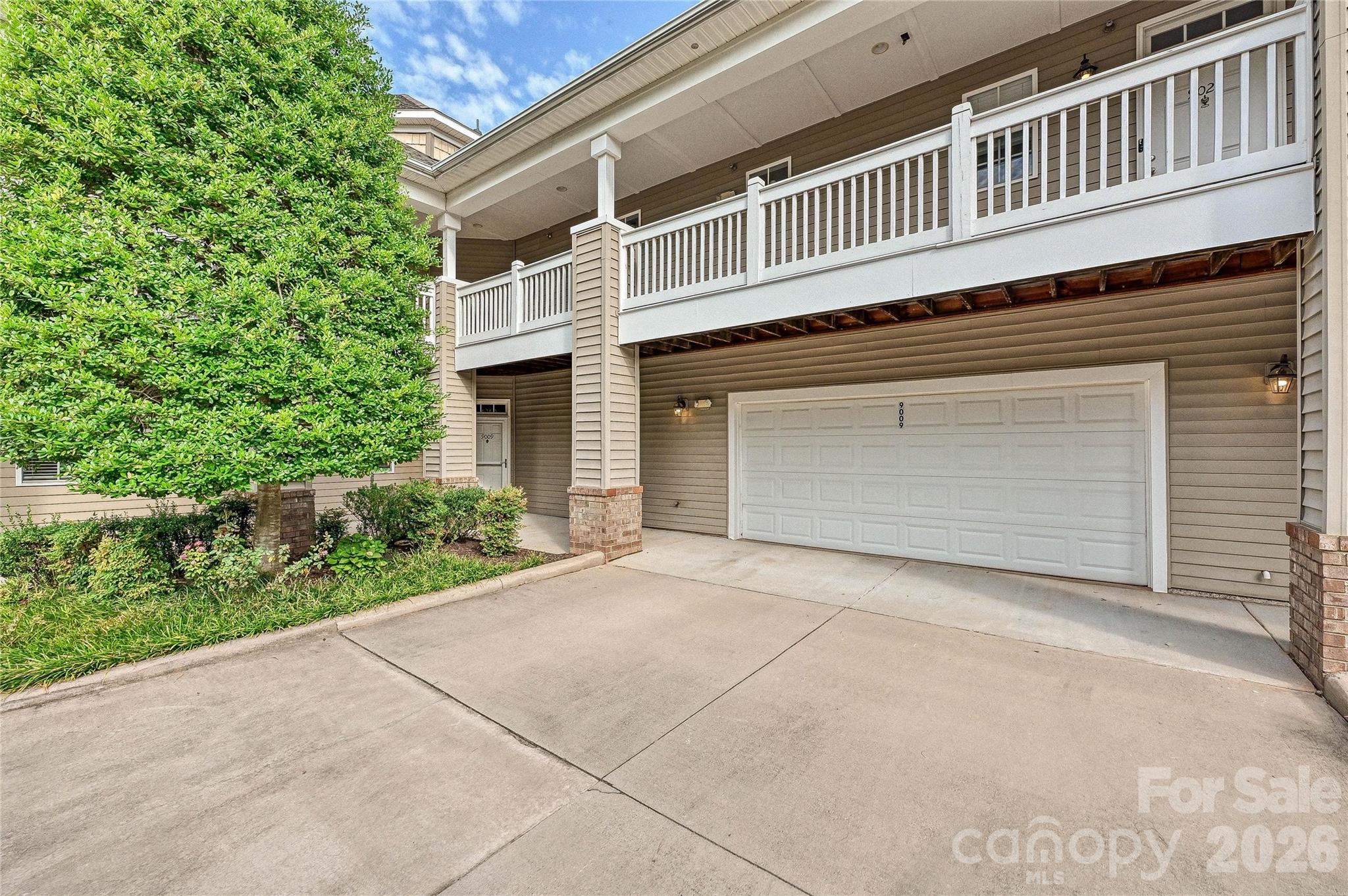 9009 Rosalyn Glen Road Property Photo 1