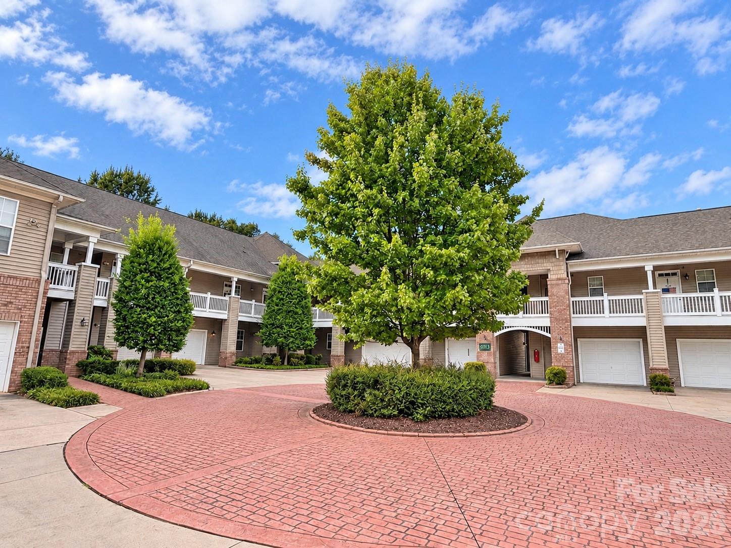 9009 Rosalyn Glen Road Property Photo 1