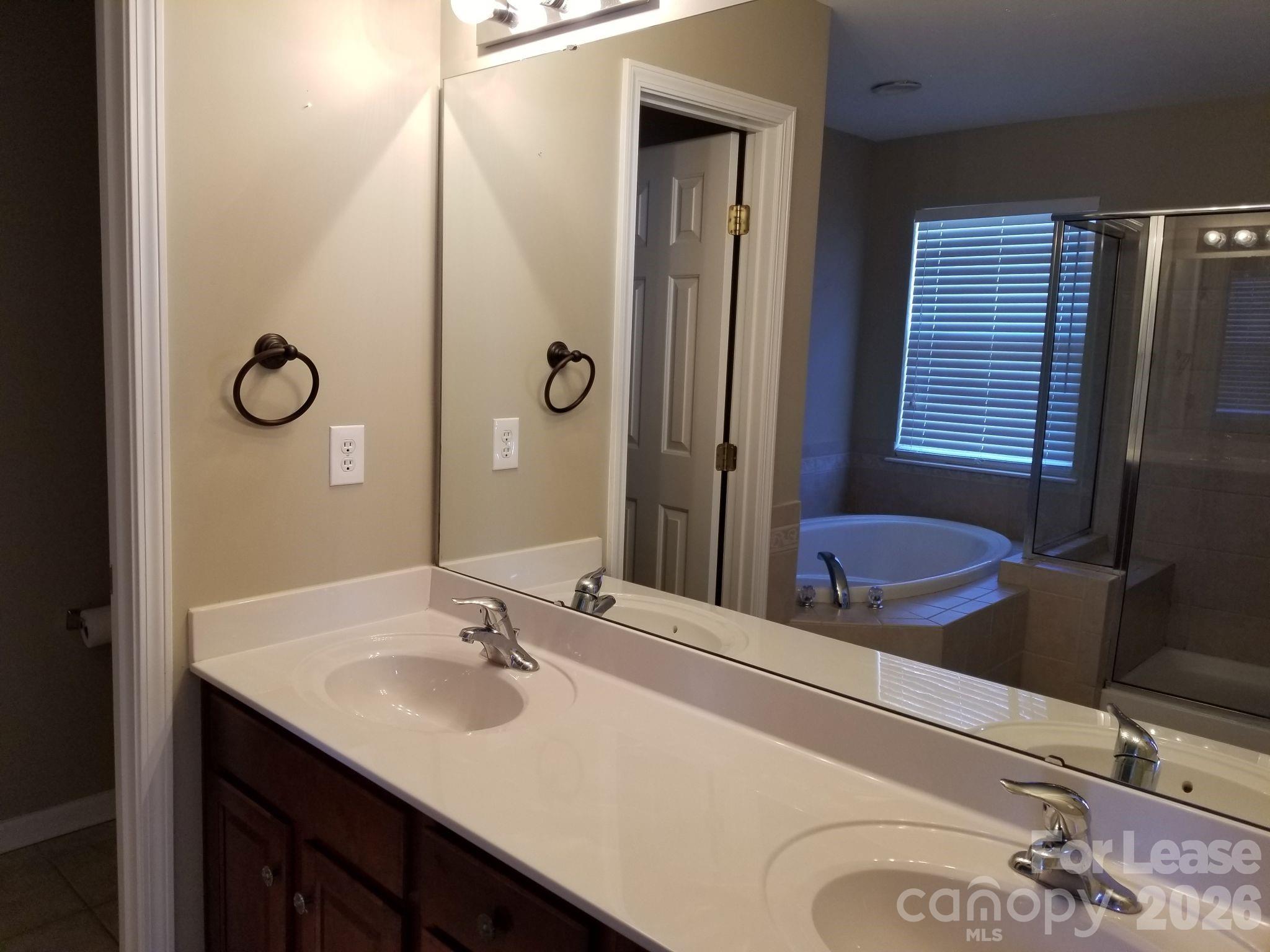 20528 Harbor View Drive Property Photo 13