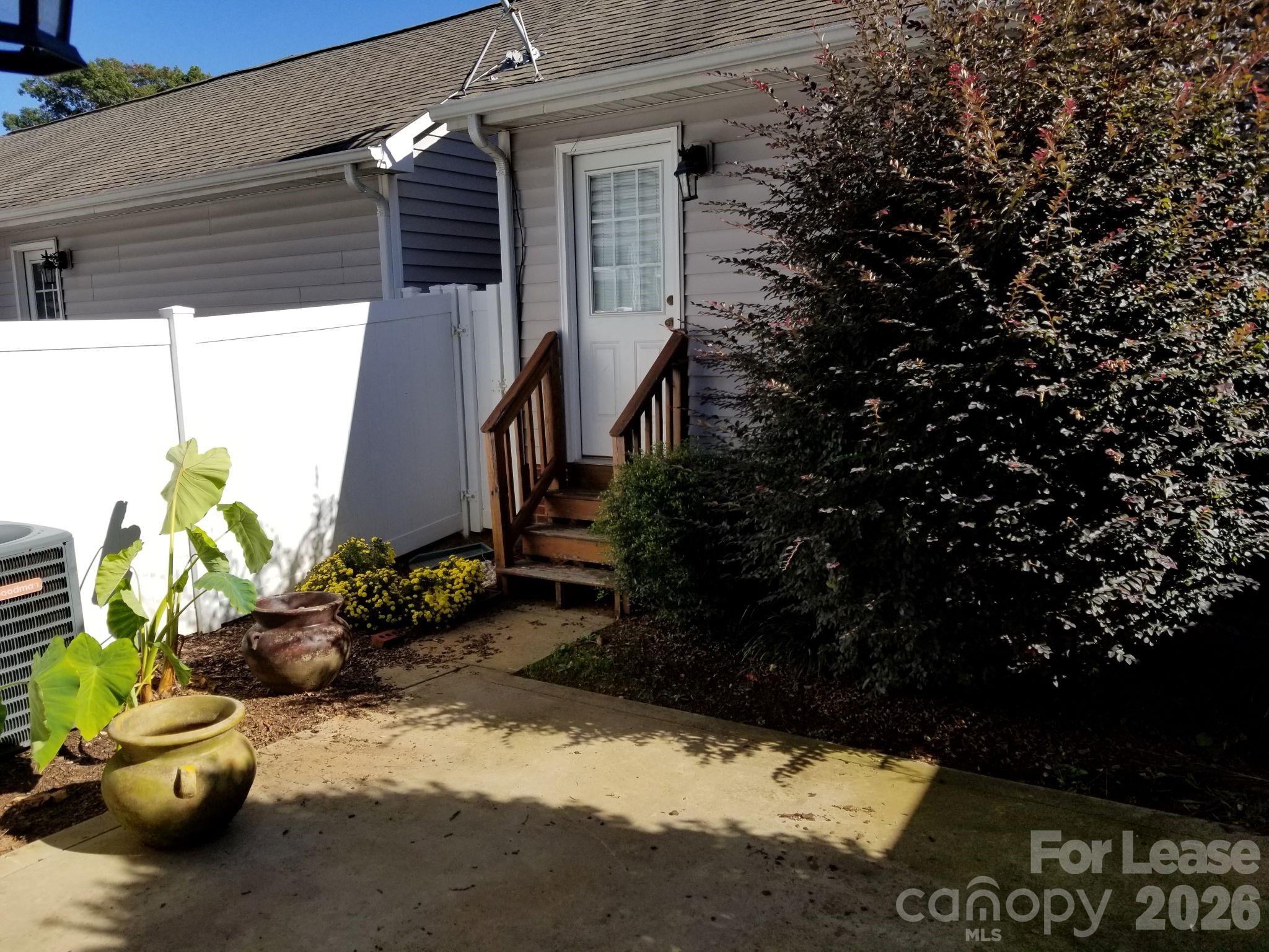 20528 Harbor View Drive Property Photo 15