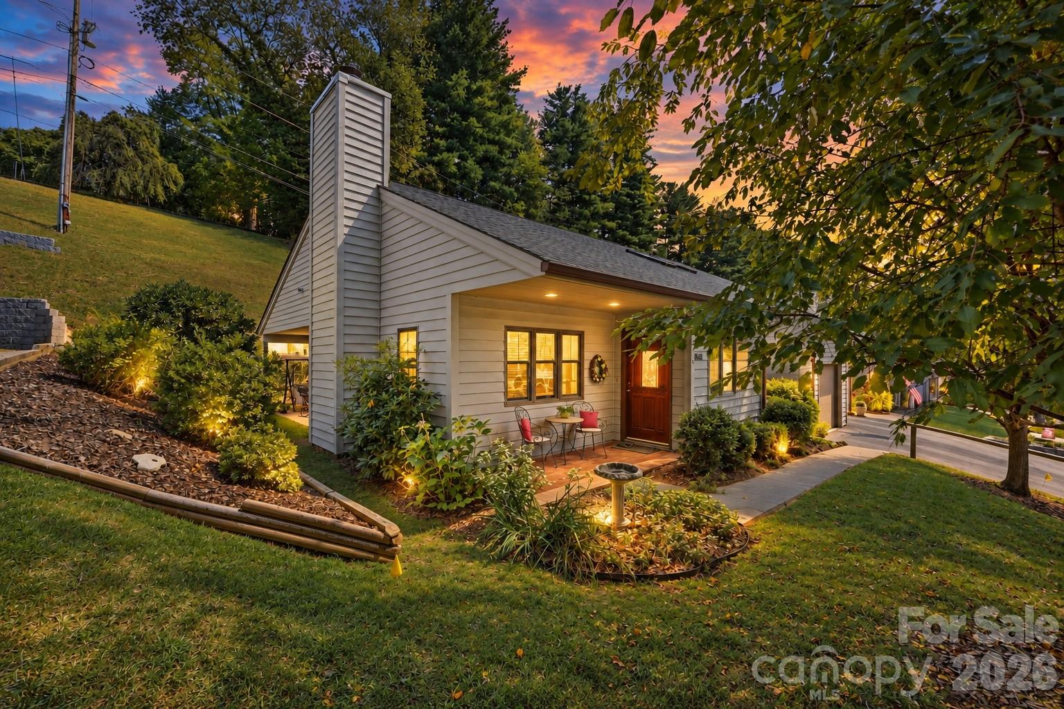 310 Robertson Street Property Photo 1