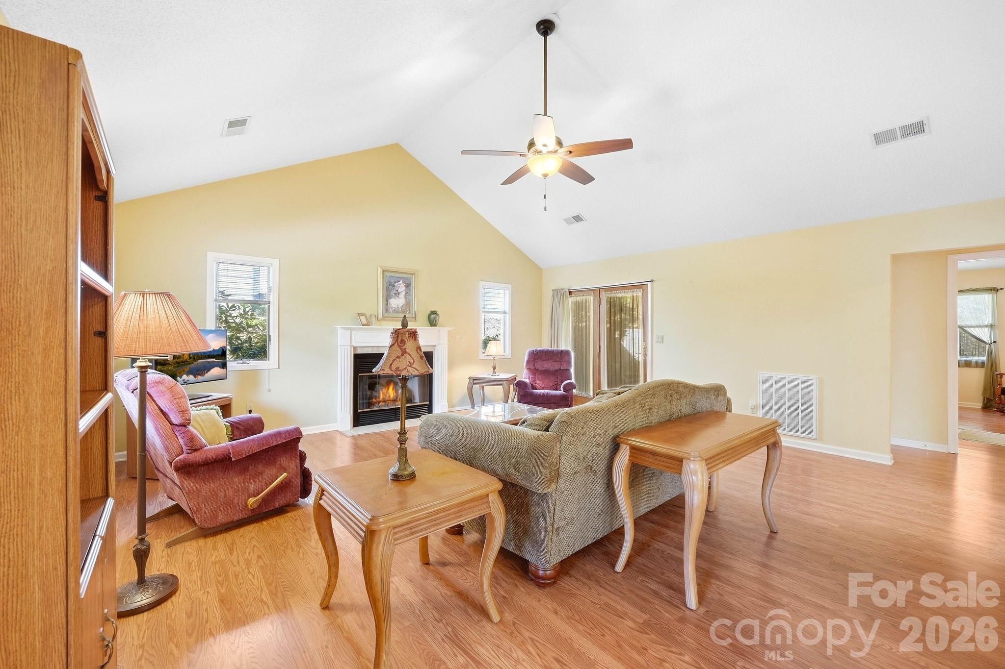 310 Robertson Street Property Photo 2