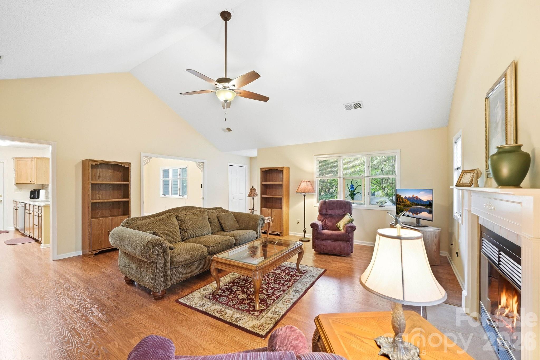310 Robertson Street Property Photo 5