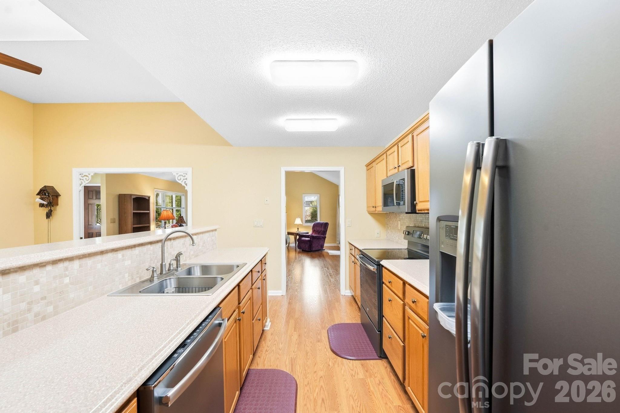 310 Robertson Street Property Photo 7