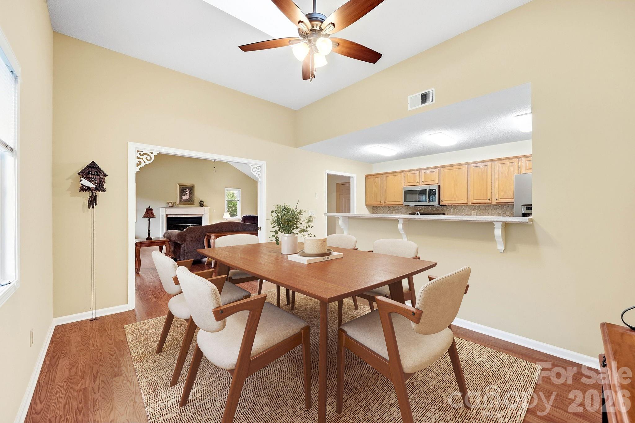 310 Robertson Street Property Photo 9