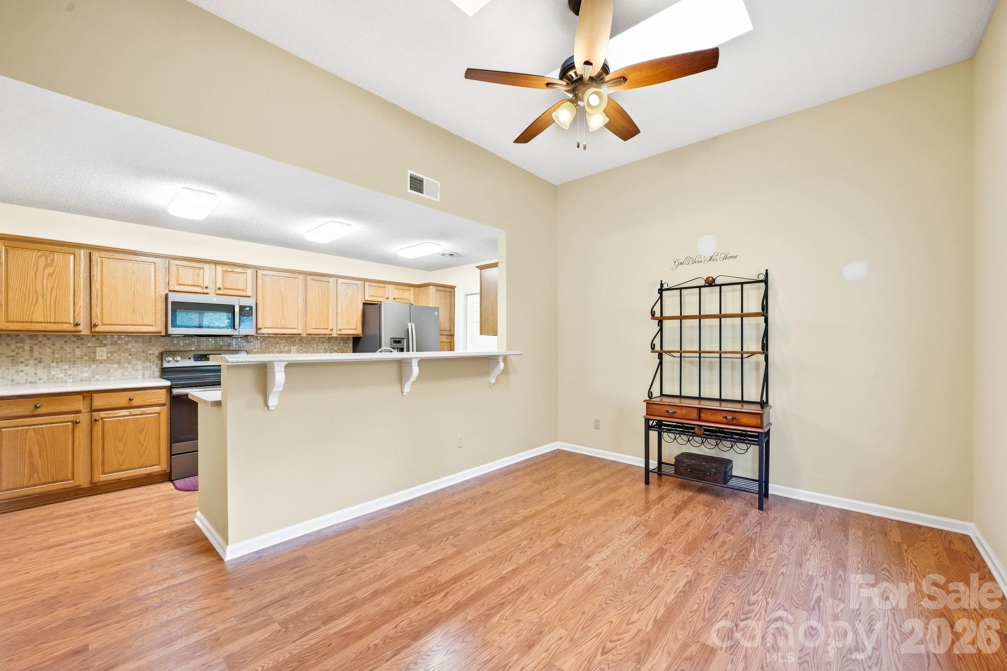 310 Robertson Street Property Photo 11