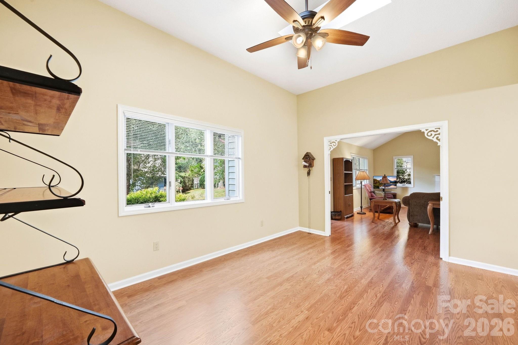 310 Robertson Street Property Photo 12