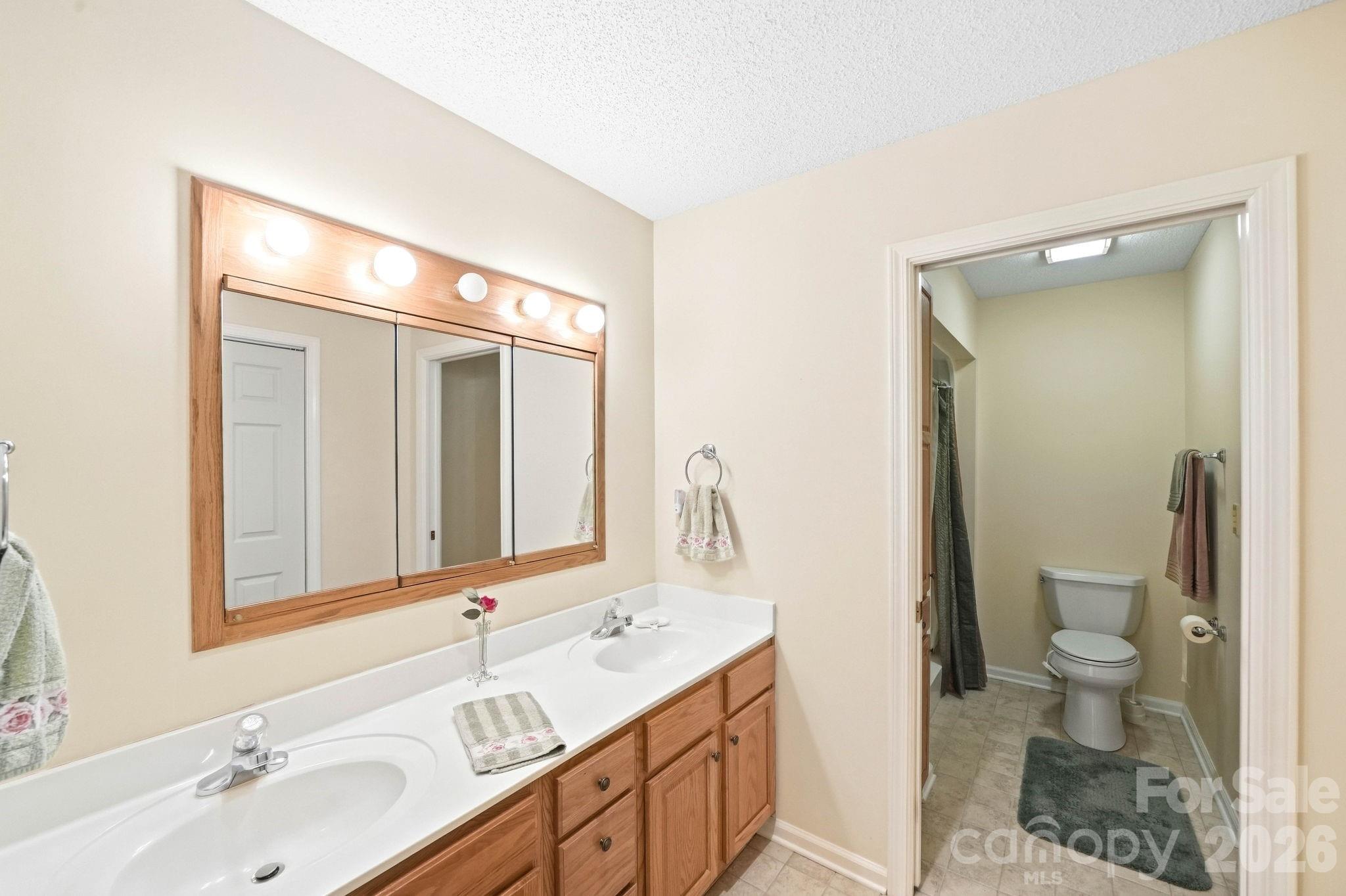 310 Robertson Street Property Photo 16
