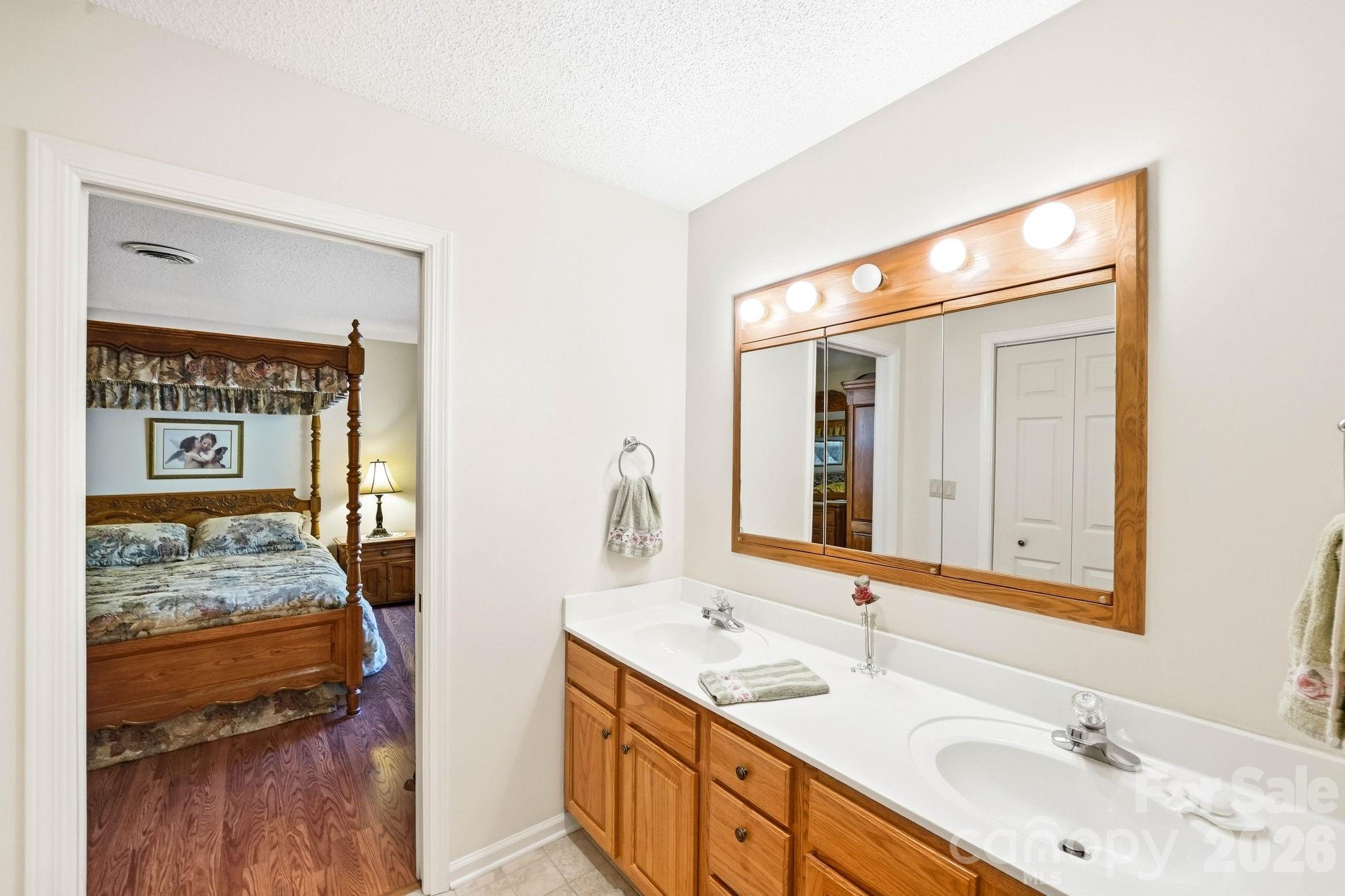 310 Robertson Street Property Photo 18