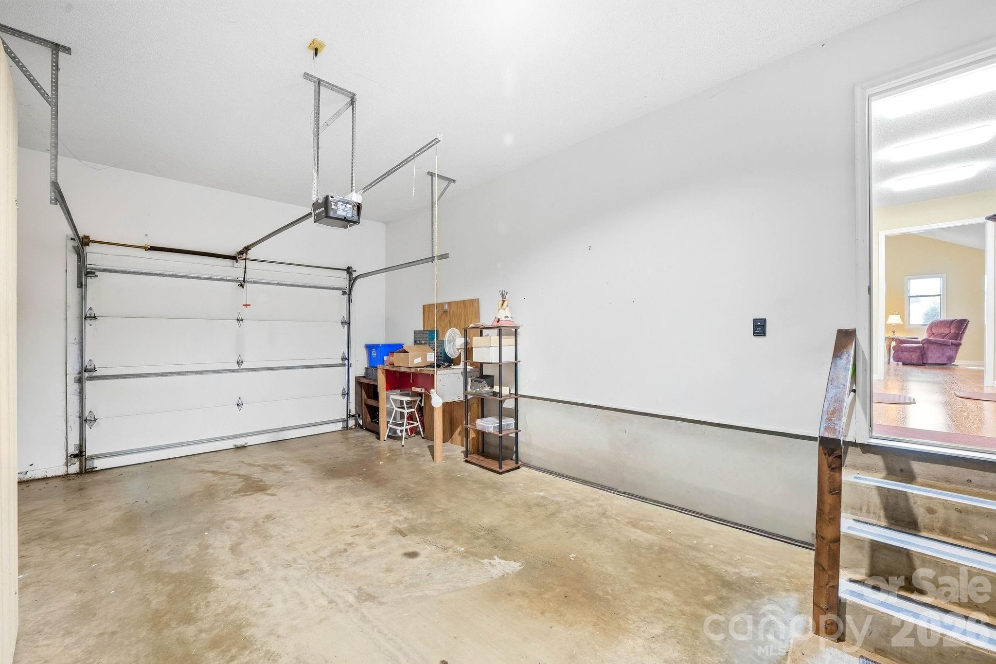 310 Robertson Street Property Photo 24