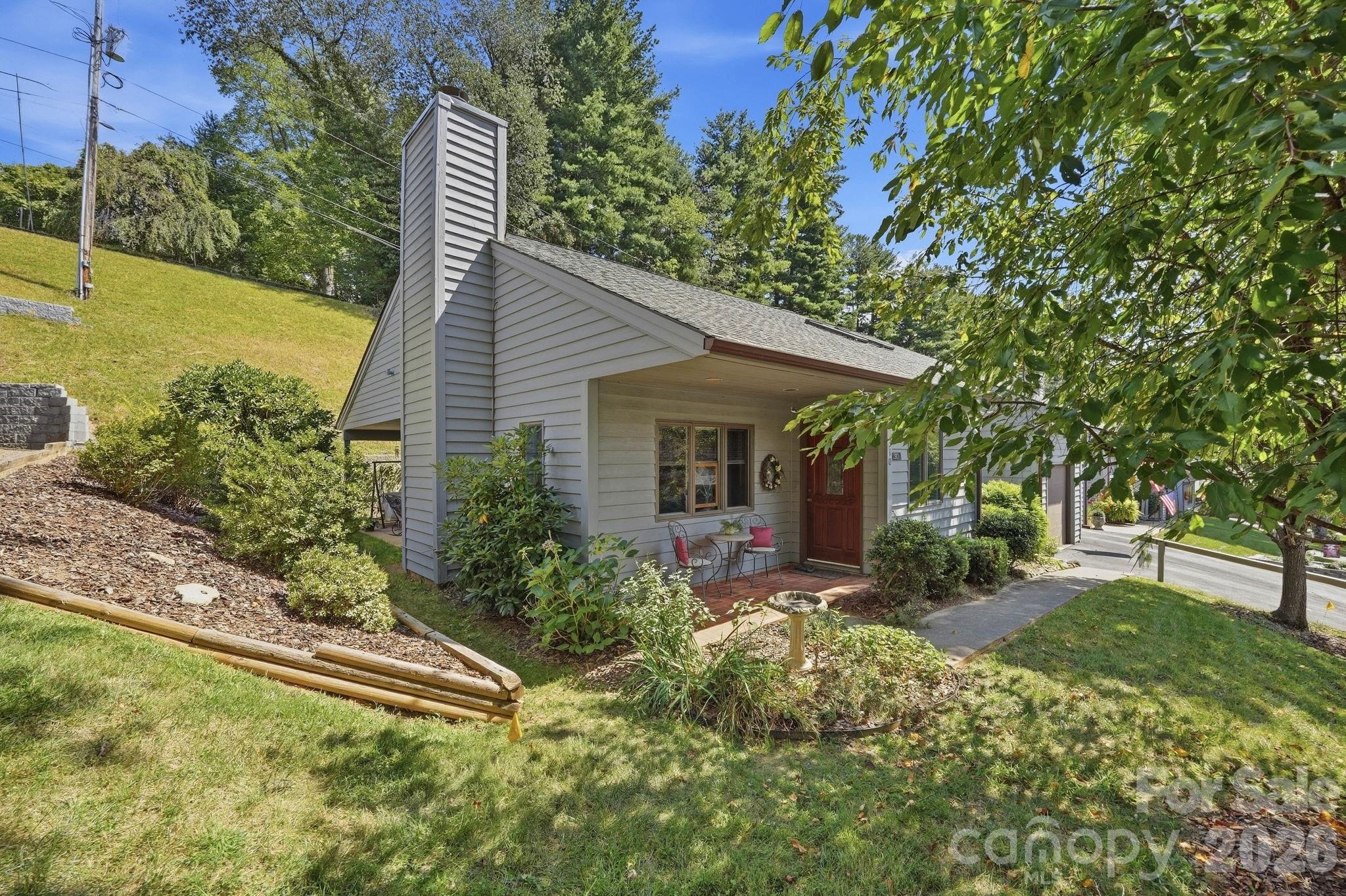 310 Robertson Street Property Photo 31