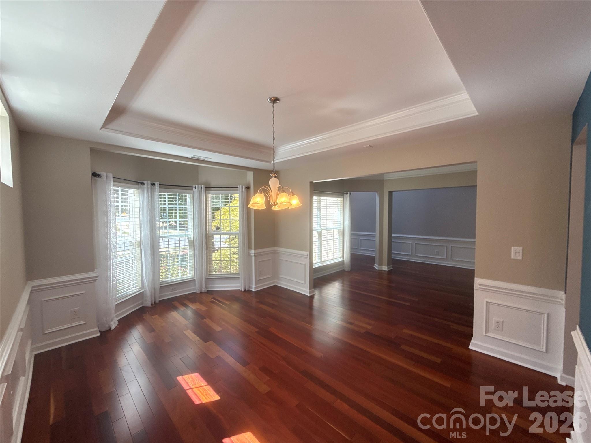2413 Merryvale Way Property Photo 3