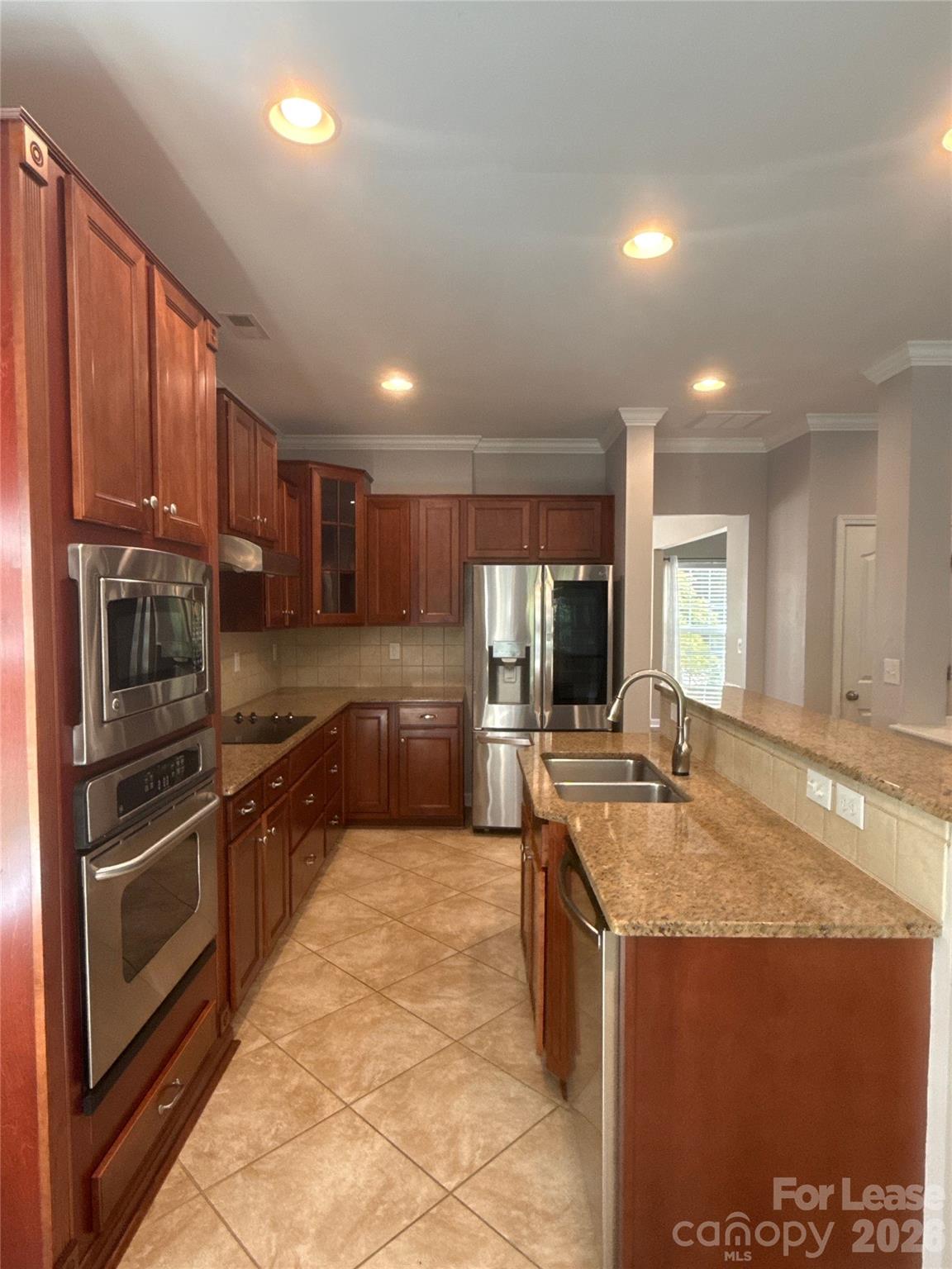 2413 Merryvale Way Property Photo 6