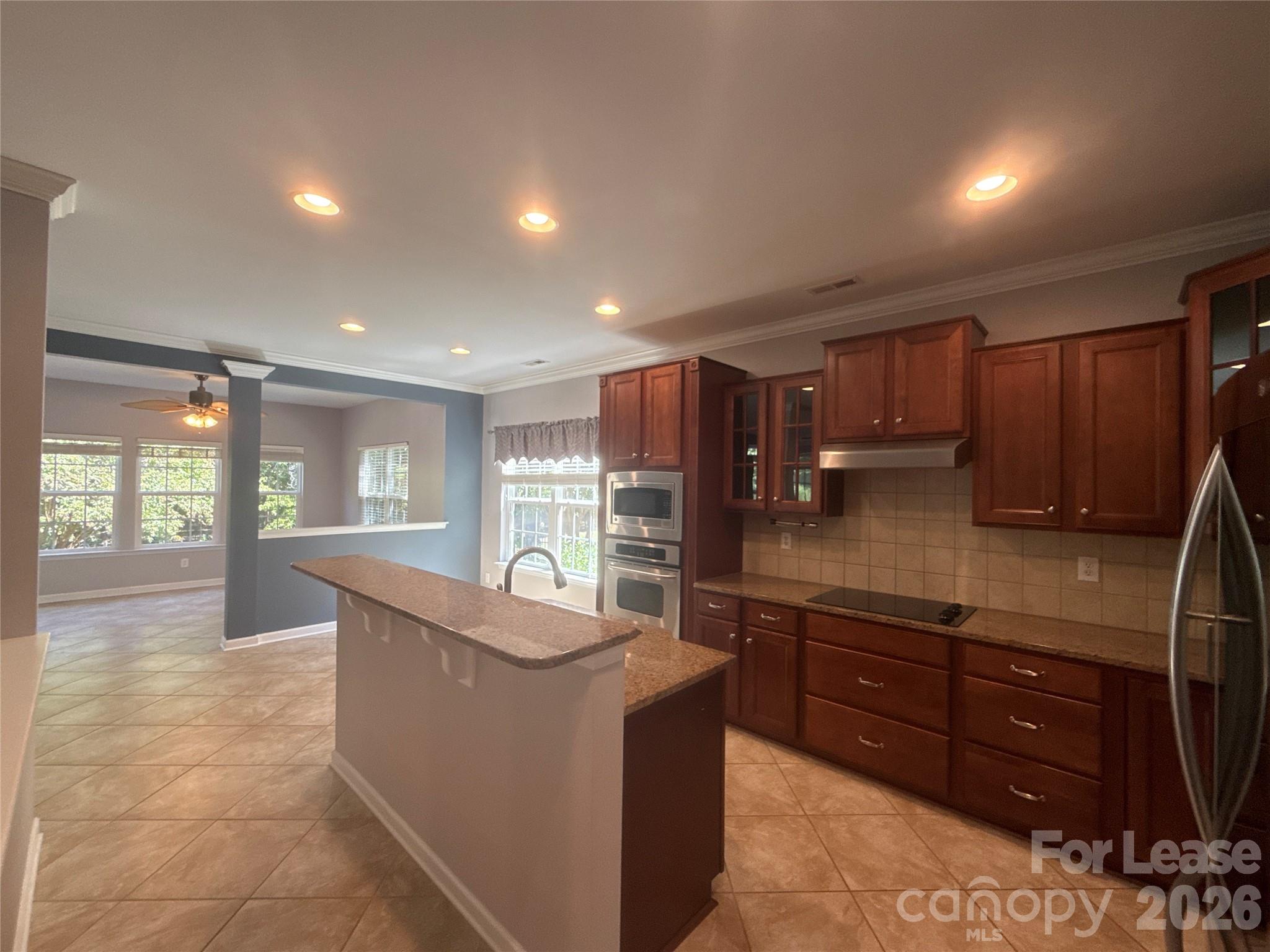 2413 Merryvale Way Property Photo 8