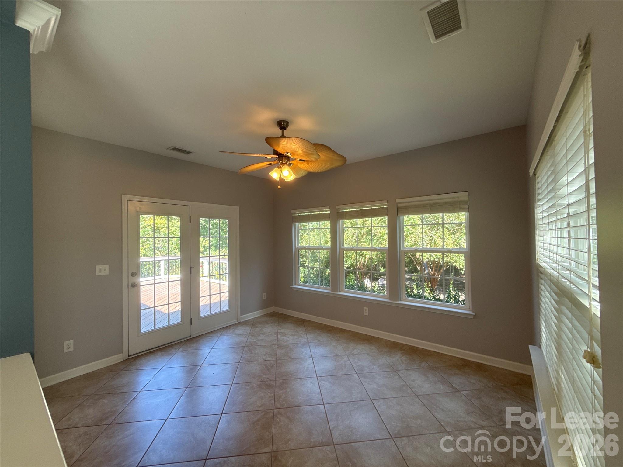 2413 Merryvale Way Property Photo 10