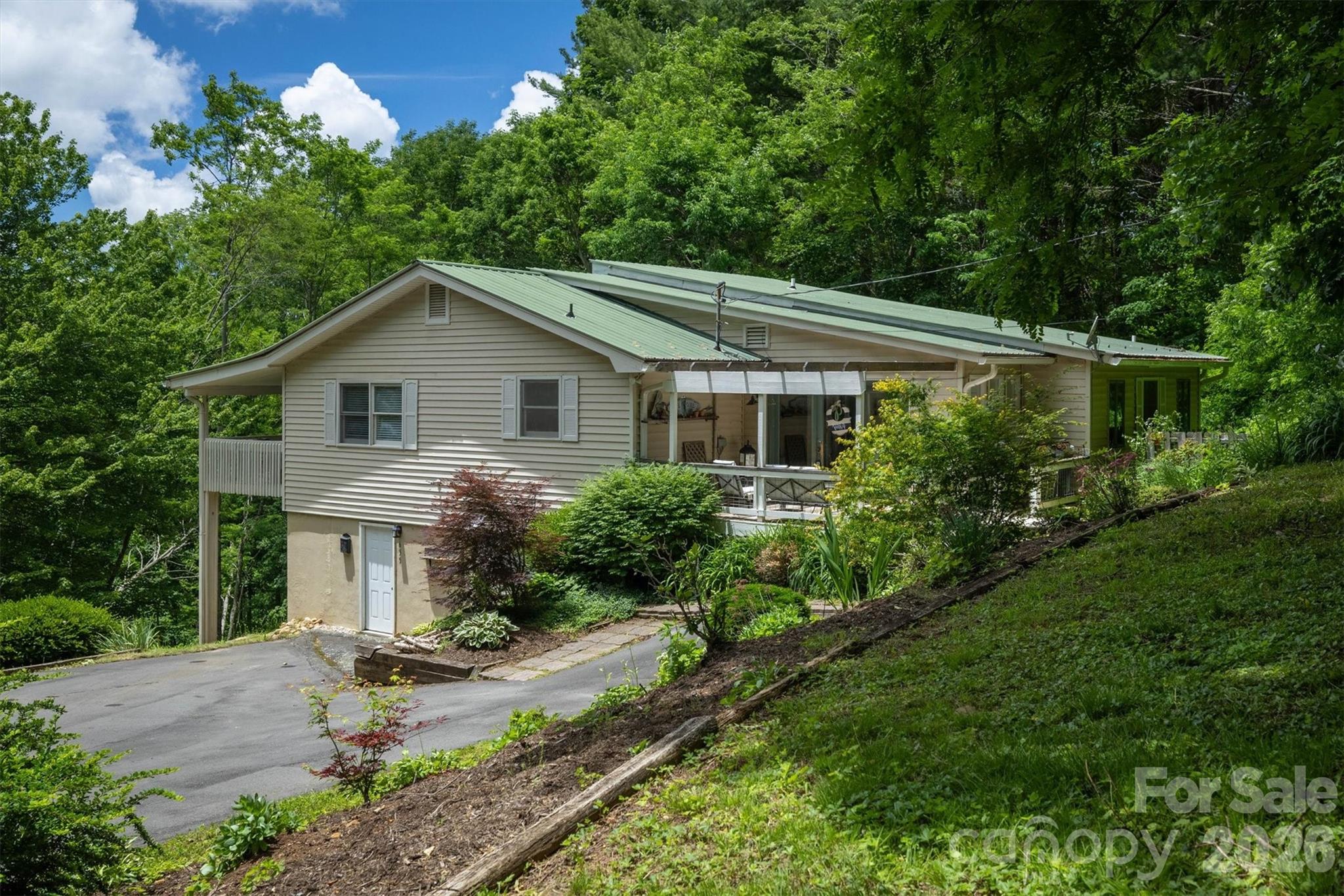 665 Will Robbins Lane Property Photo 1