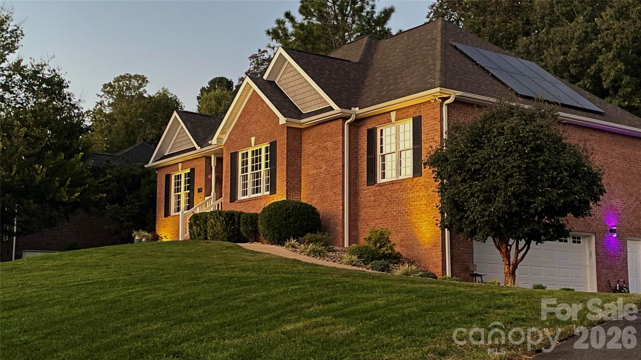 1463 Brookstone Drive Property Photo 1