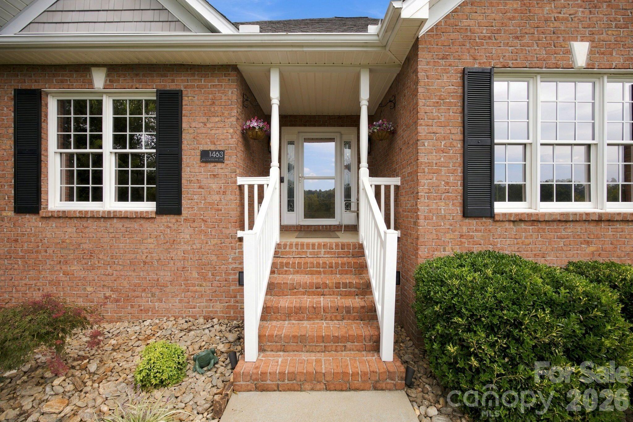 1463 Brookstone Drive Property Photo 5
